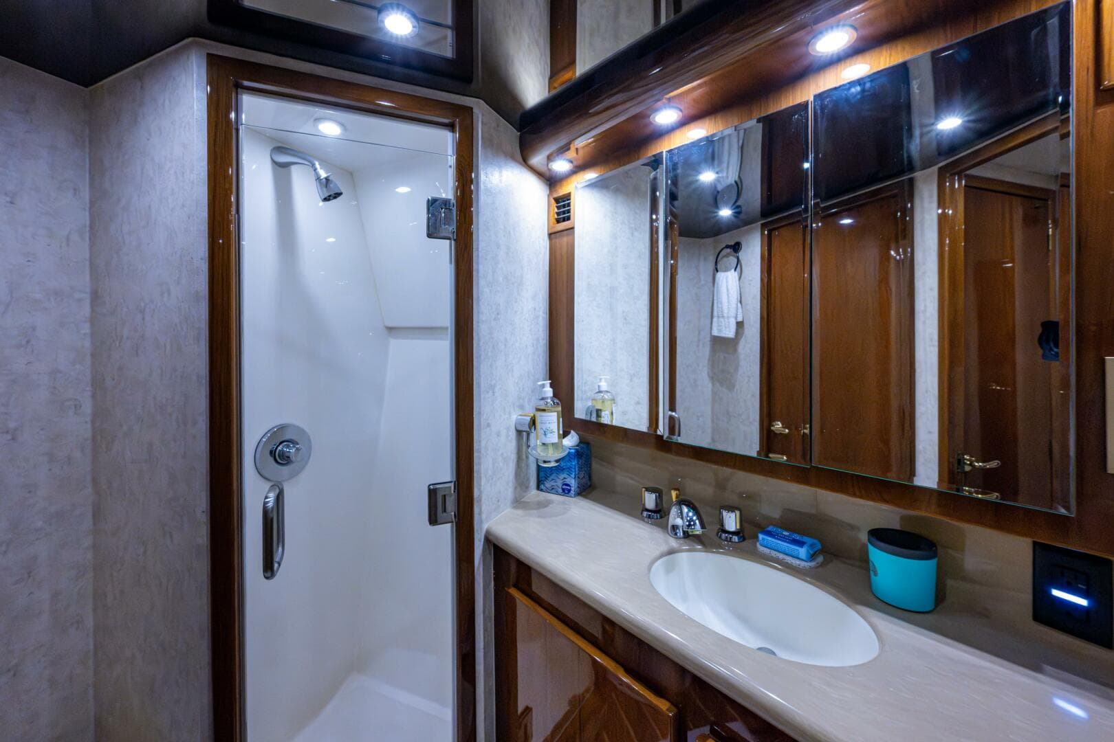 2004 Egg Harbor 43 Sport Fisherman