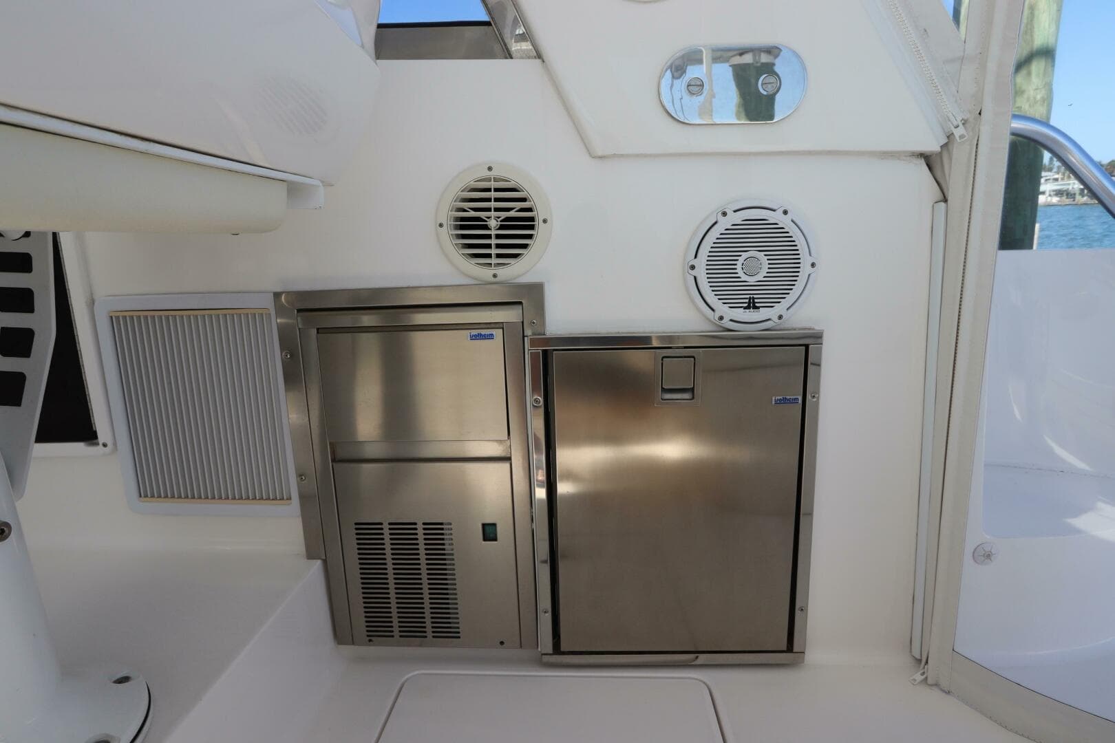 2012 Intrepid 430 Sport Yacht