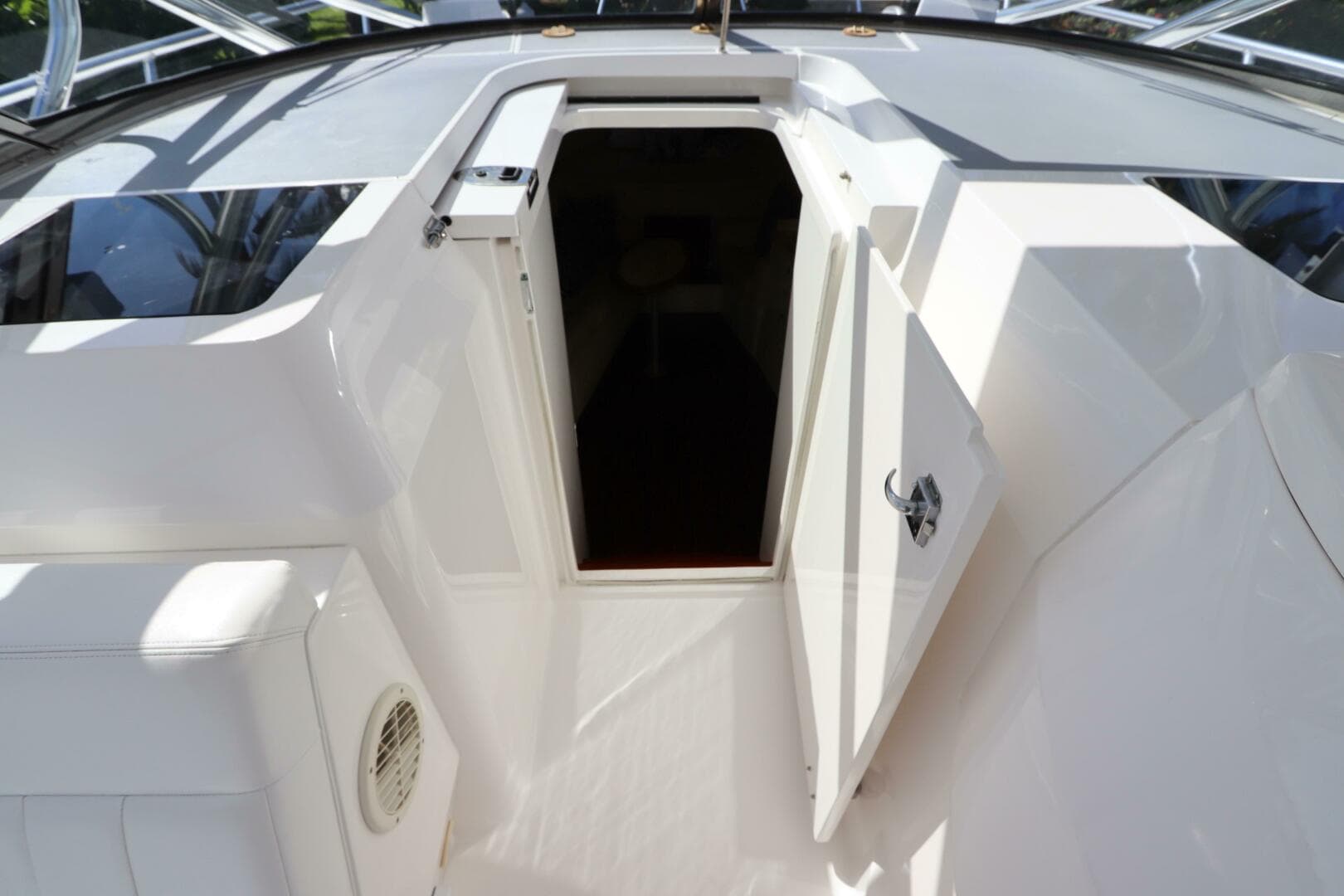 2012 Intrepid 430 Sport Yacht