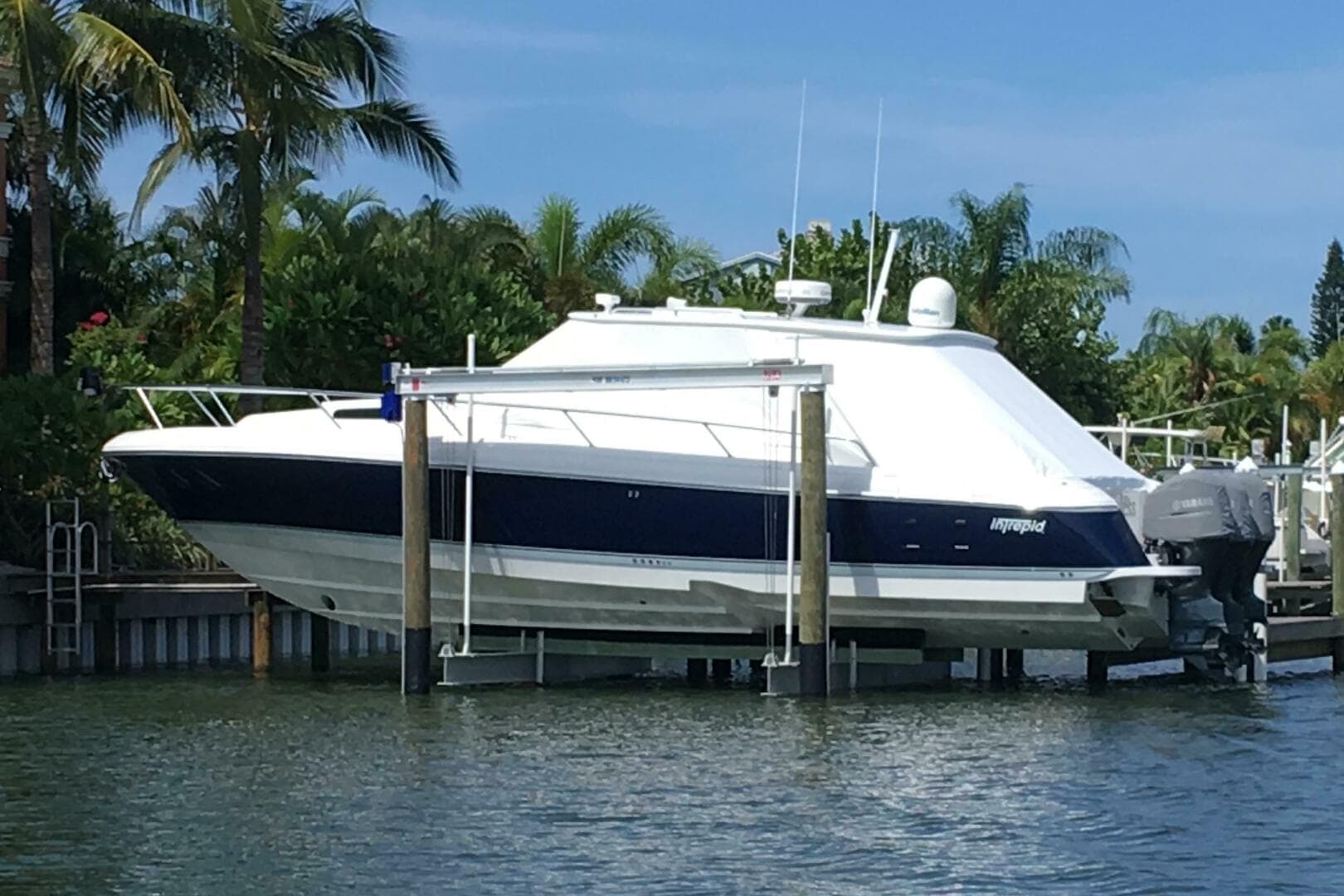 2012 Intrepid 430 Sport Yacht