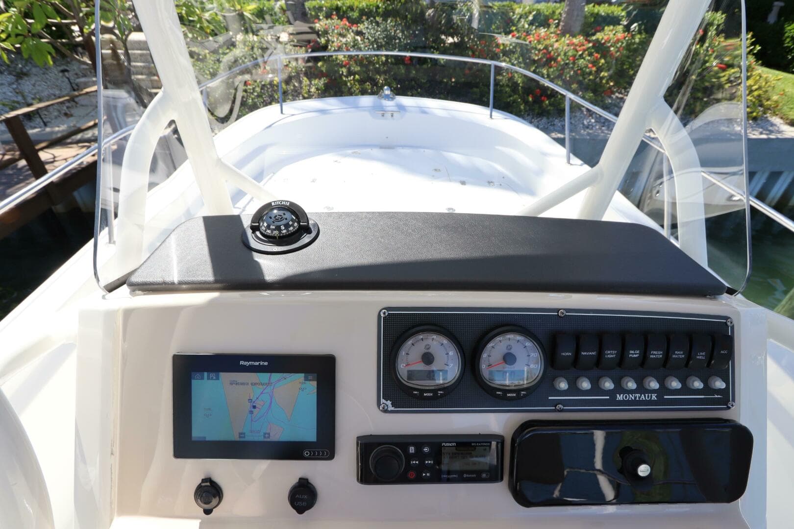 2019 Boston Whaler 210 Montauk
