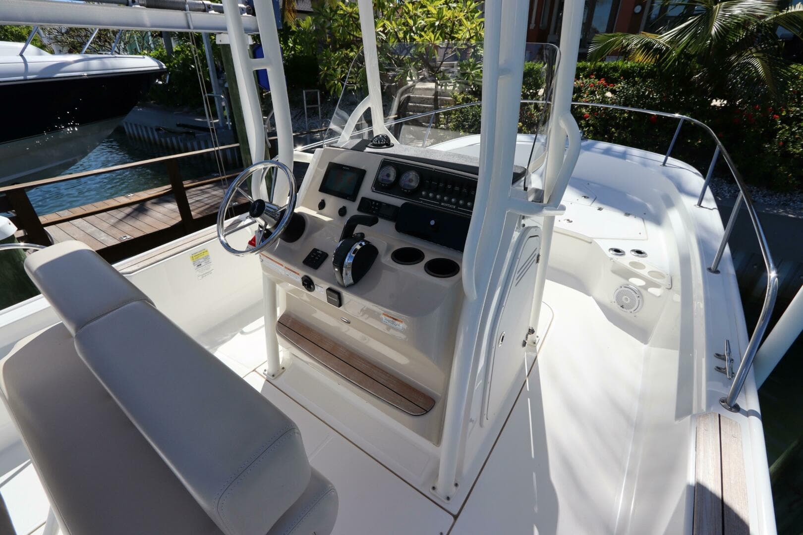 2019 Boston Whaler 210 Montauk