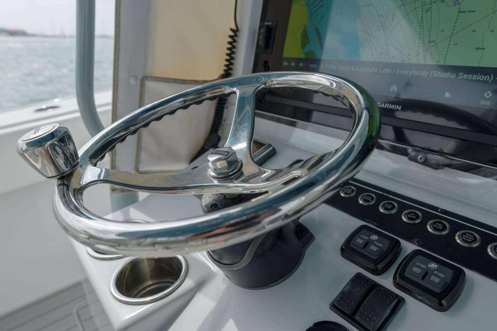 Freeman 42 42LR Double Tap- Steering