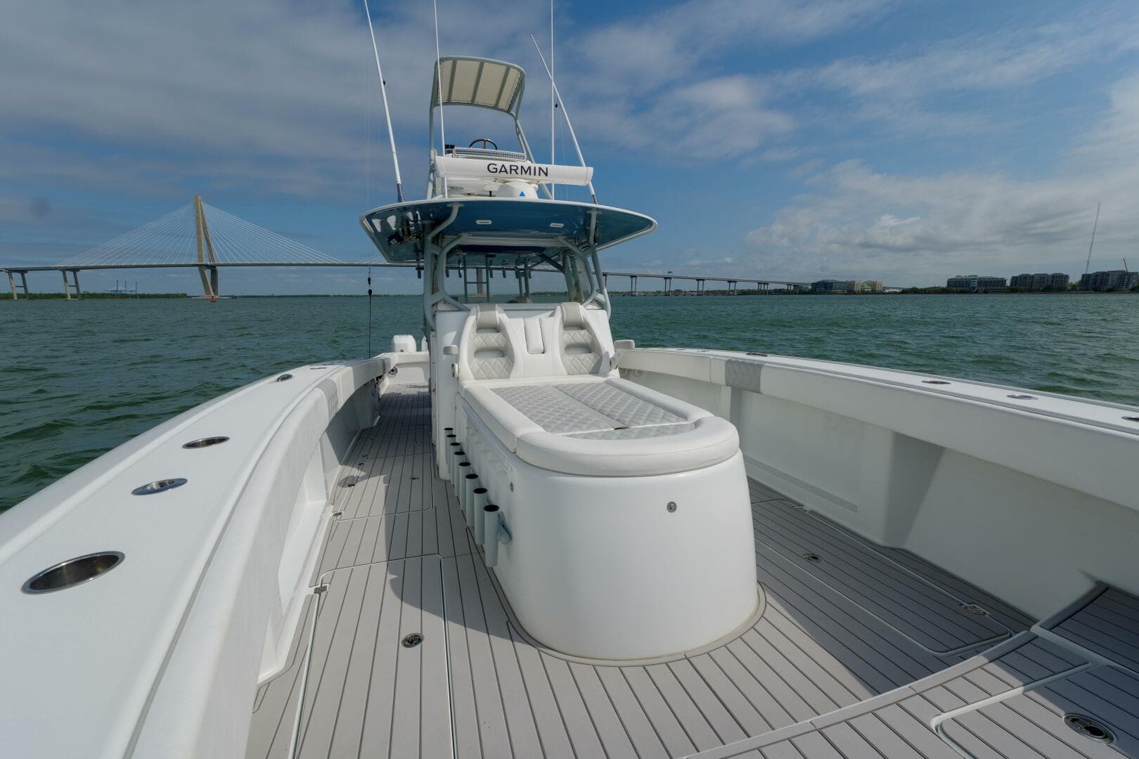 Freeman 42 42LR Double Tap- Bow Seating