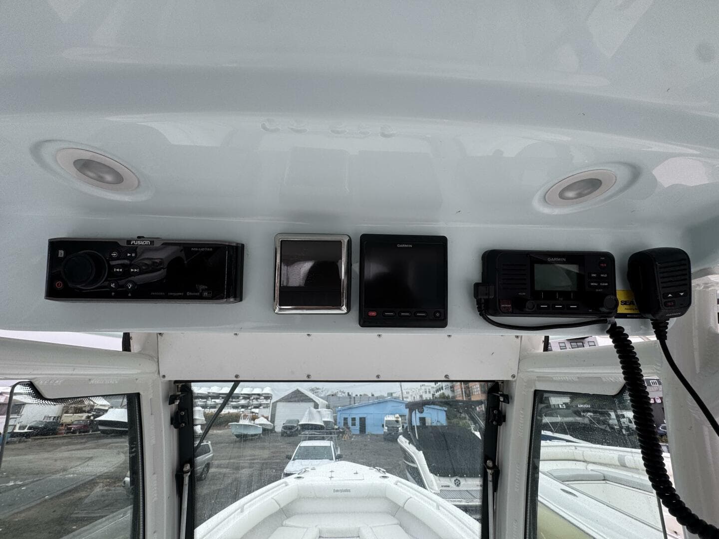 2019 Everglades 273 CC