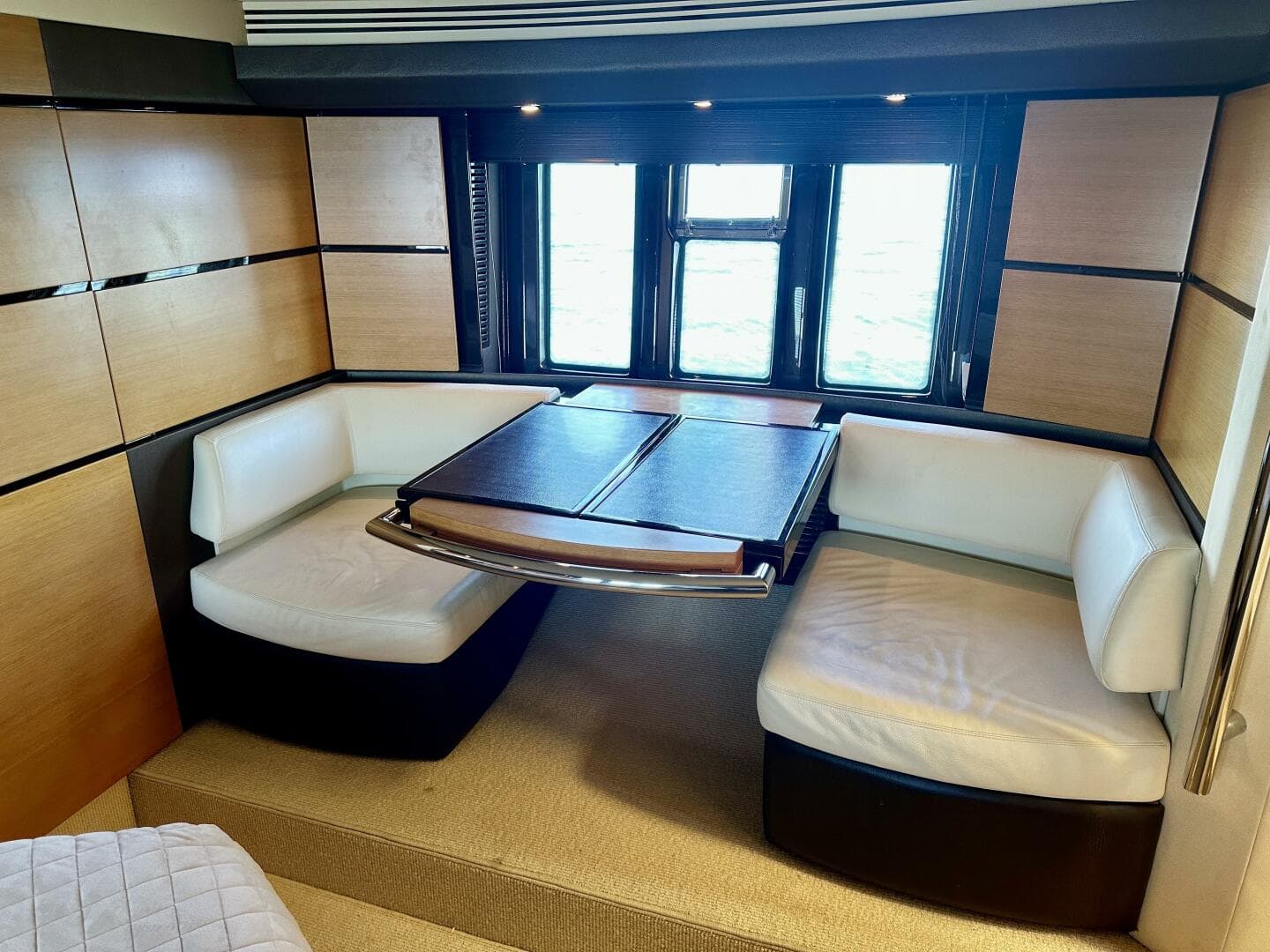2011 Azimut 