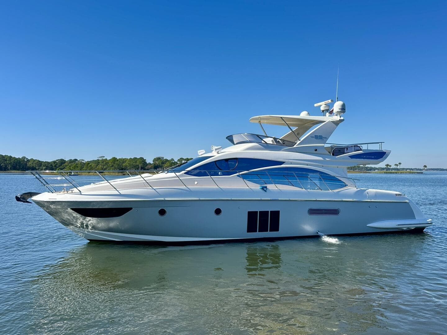 2011 Azimut 