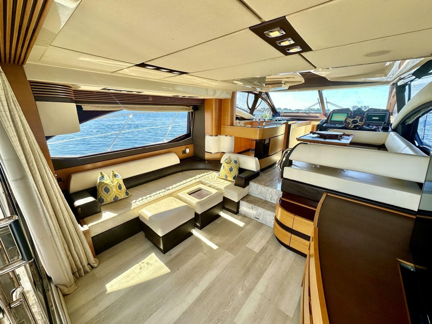 2011 Azimut 