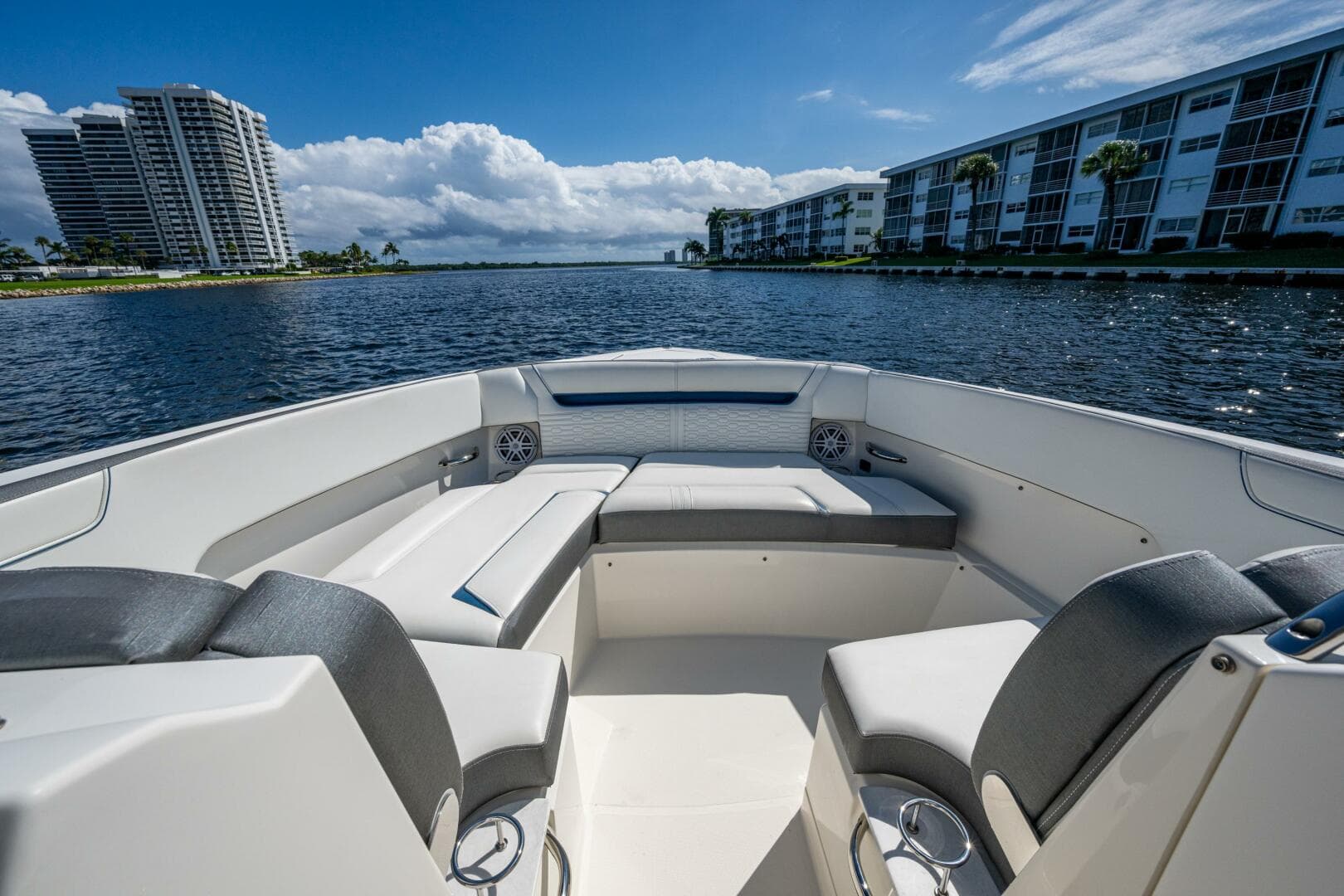 2021 Tiara Yachts 34 LX