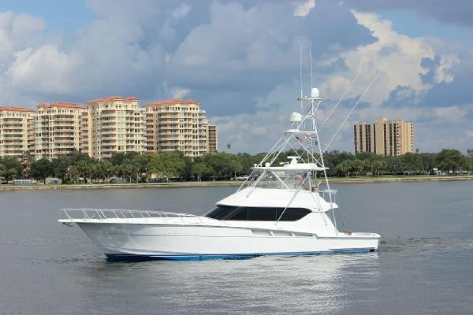 2004 Hatteras 60 Convertible