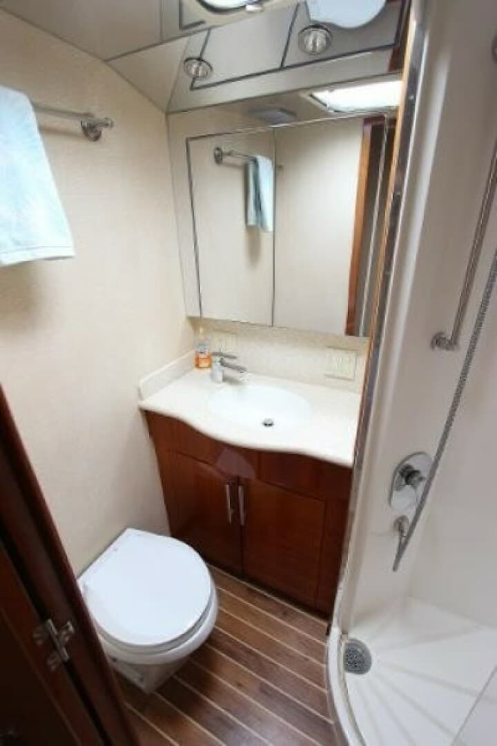 2004 Hatteras 60 Convertible