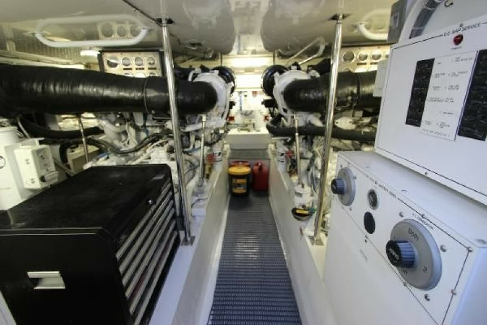 2004 Hatteras 60 Convertible