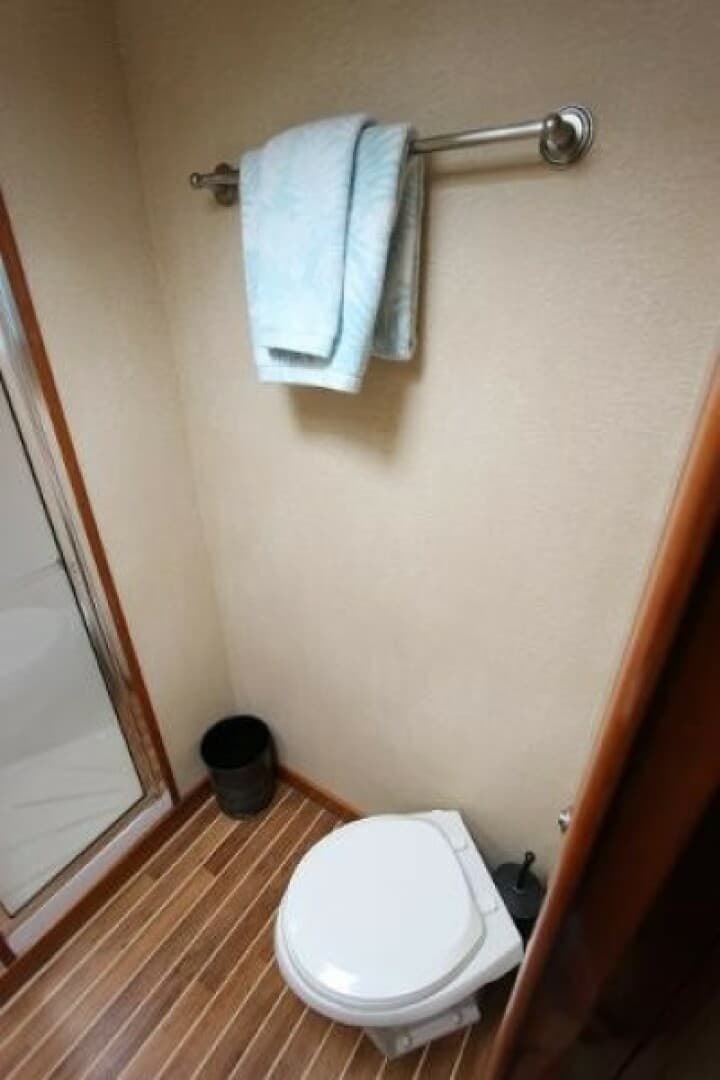 2004 Hatteras 60 Convertible