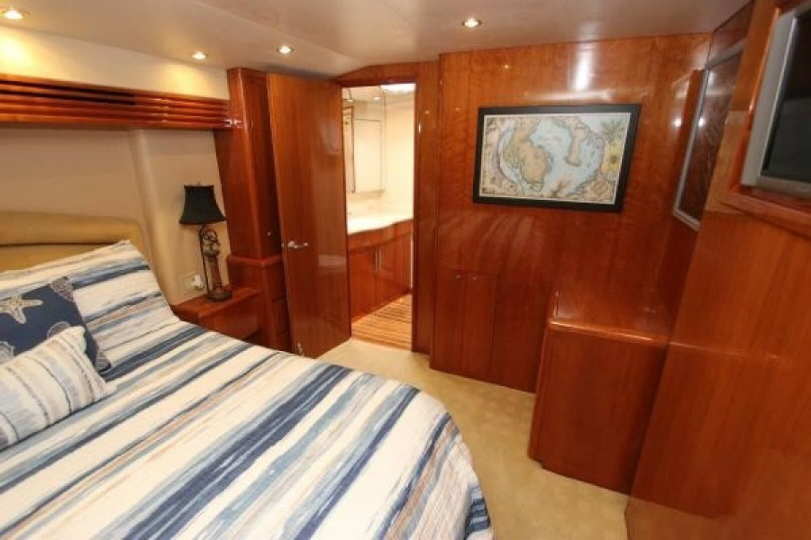 2004 Hatteras 60 Convertible