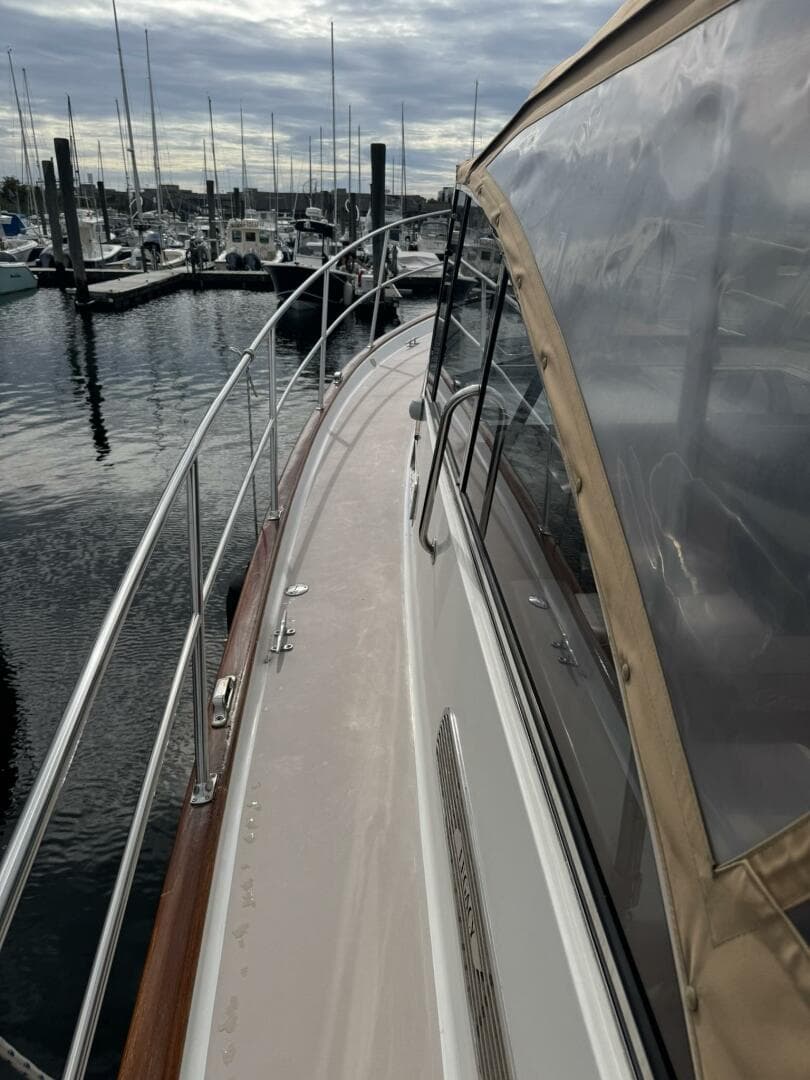 2001 Legacy Yachts Express
