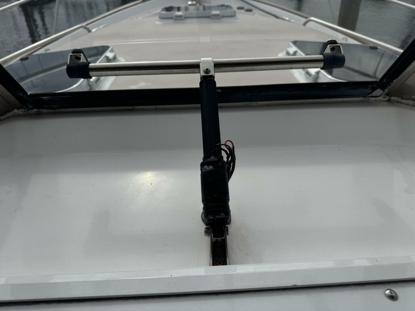 2001 Legacy Yachts Express