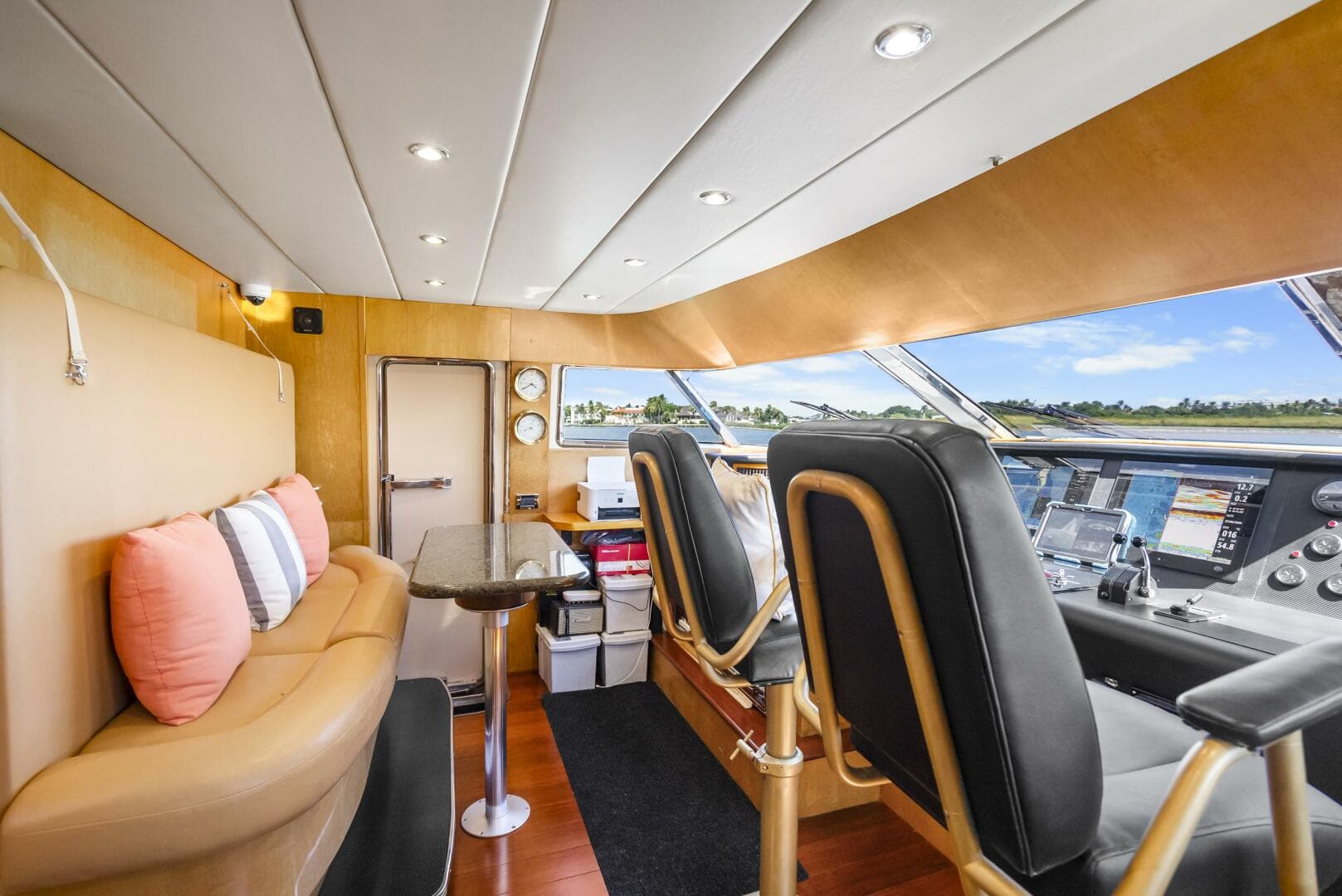 1991 Maiora Raised Pilothouse