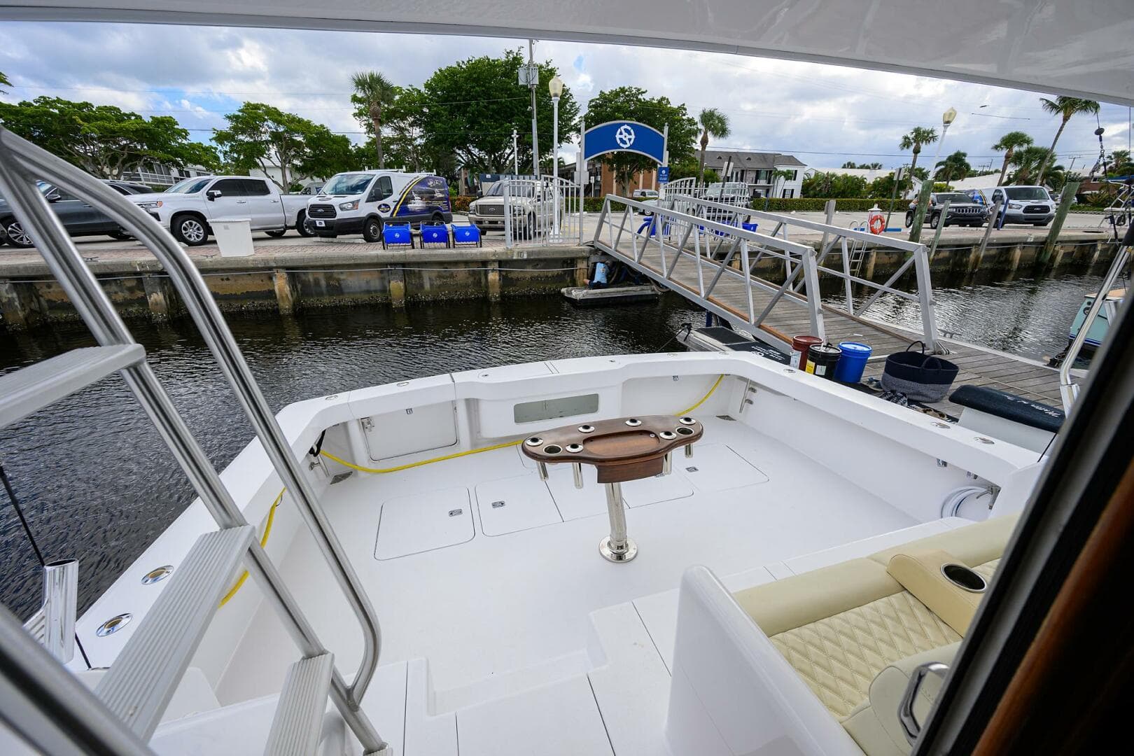 Viking 56 MATTER OF TIME - Cockpit