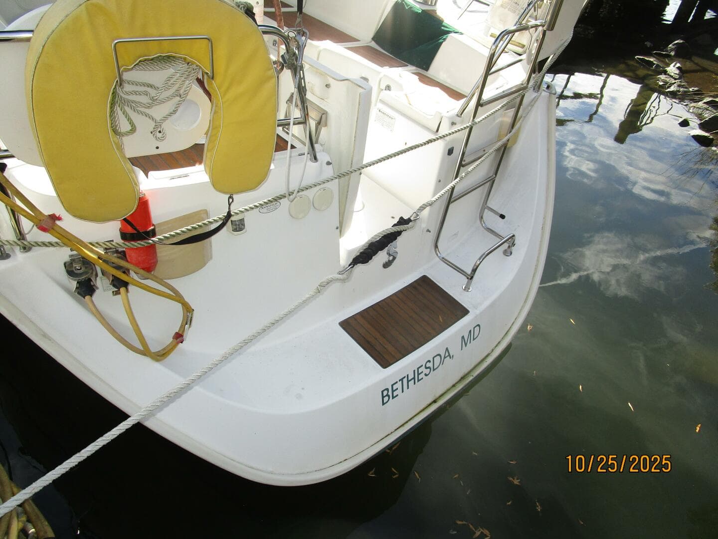 37' Beneteau swimplatform