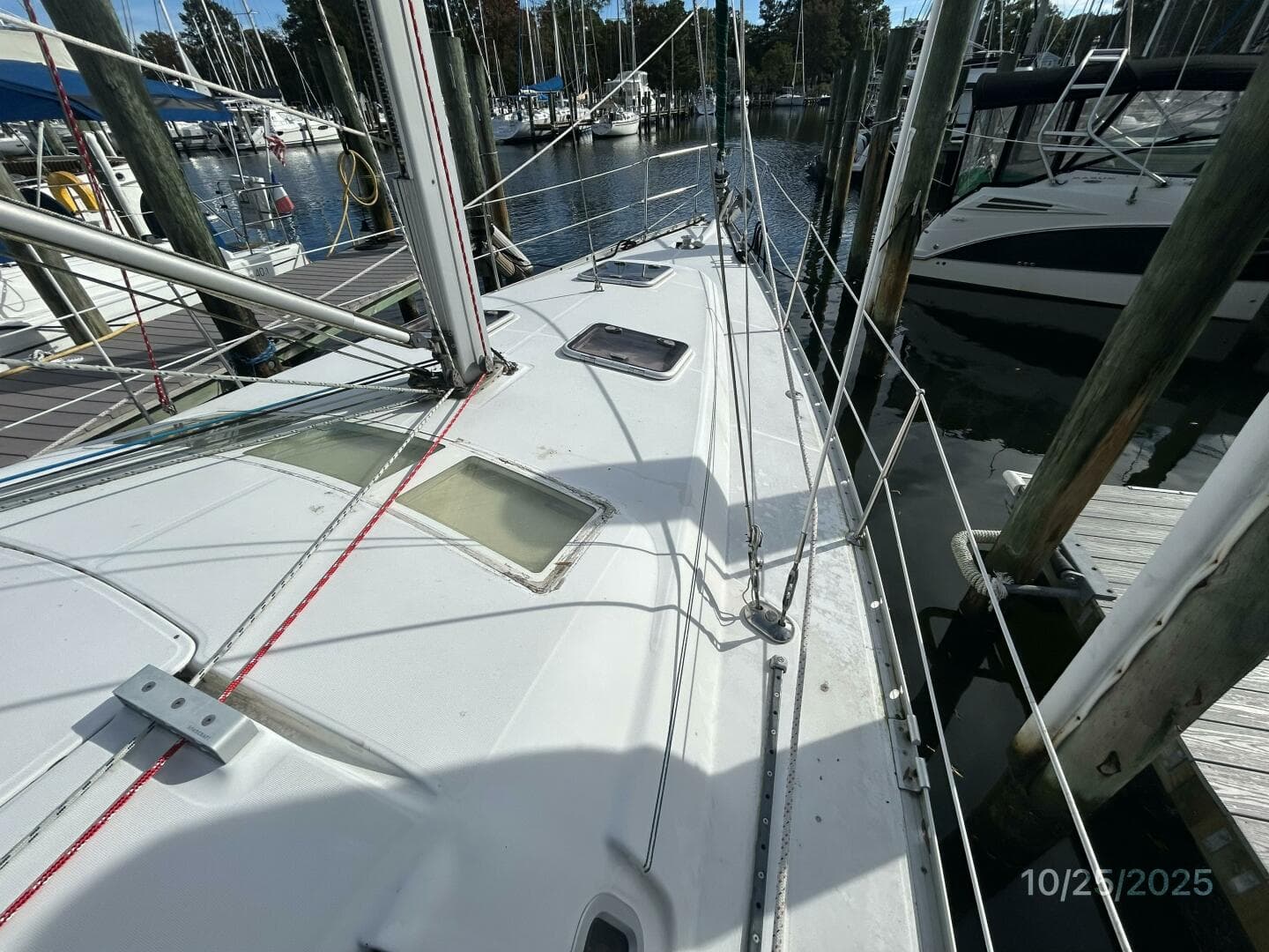 37' Beneteau foredeck1