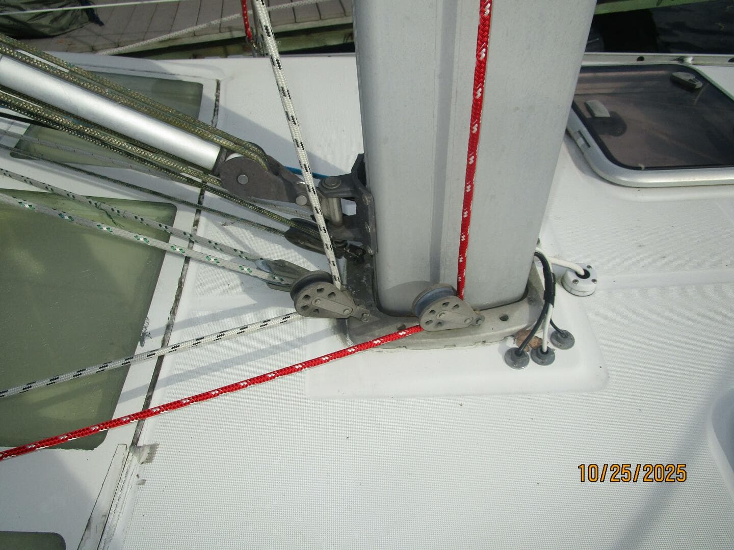 37' Beneteau mast base2