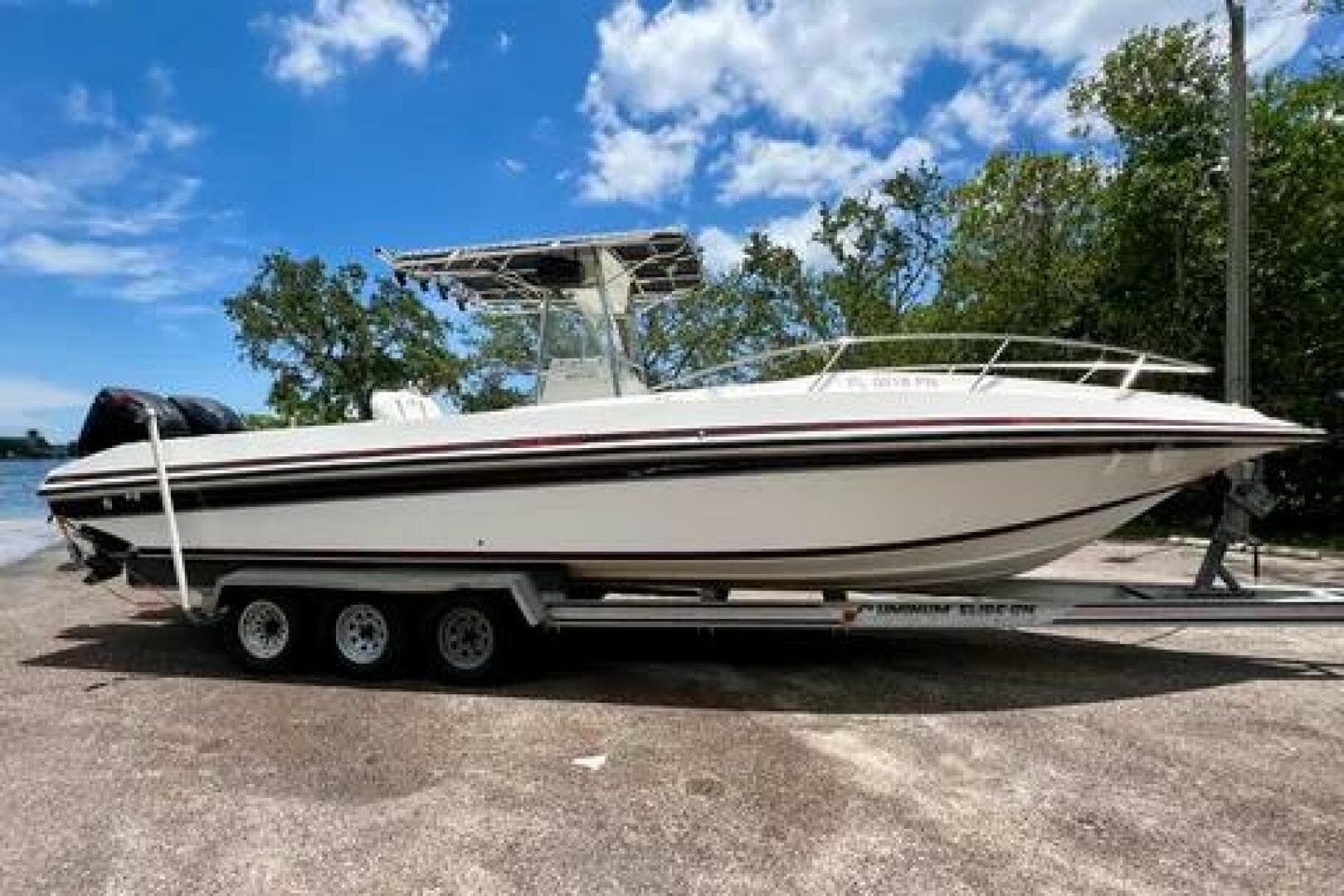 1994 Fountain 31 Center Console
