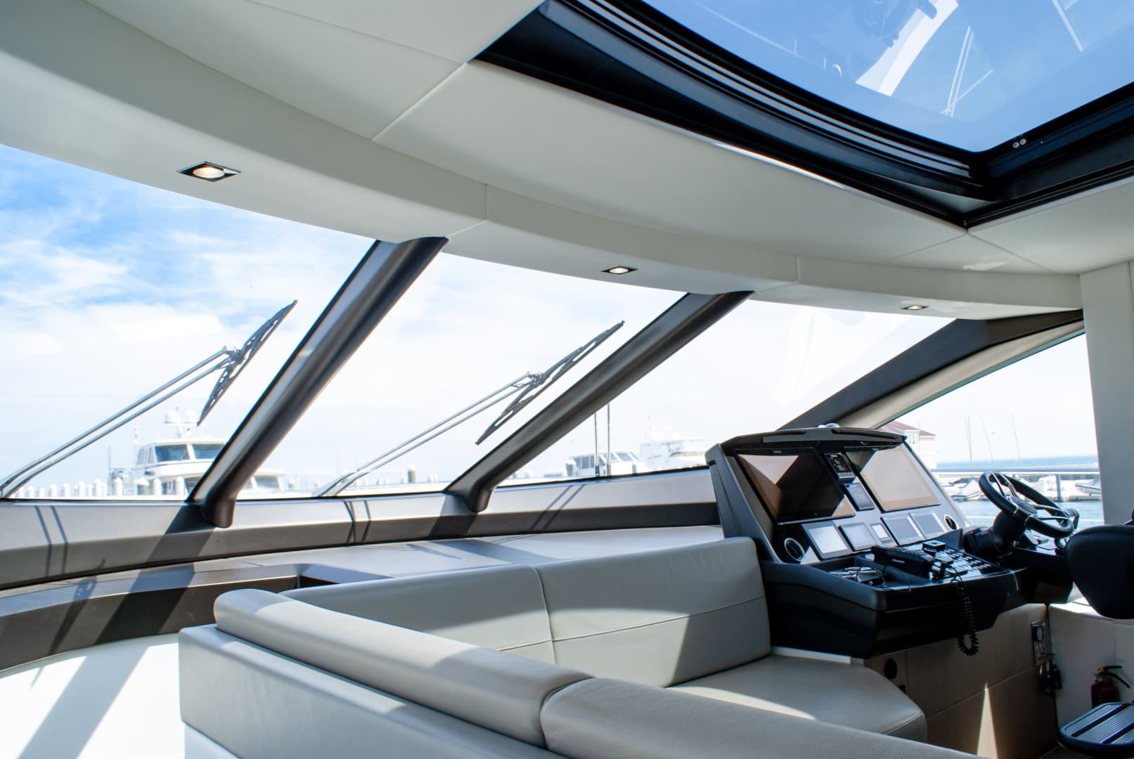 2020 Sunseeker 74 Sport Yacht