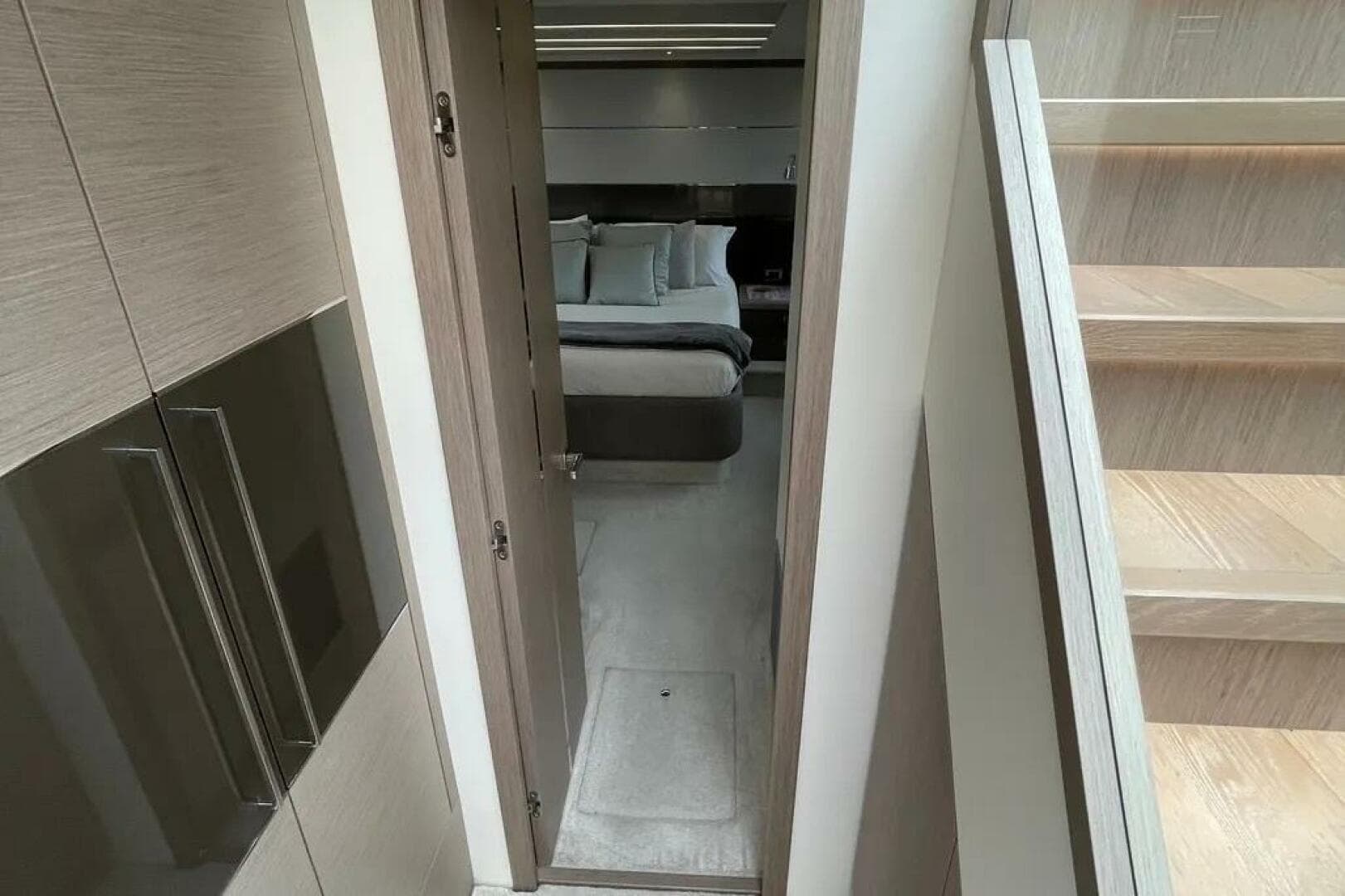 2020 Sunseeker 74 Sport Yacht