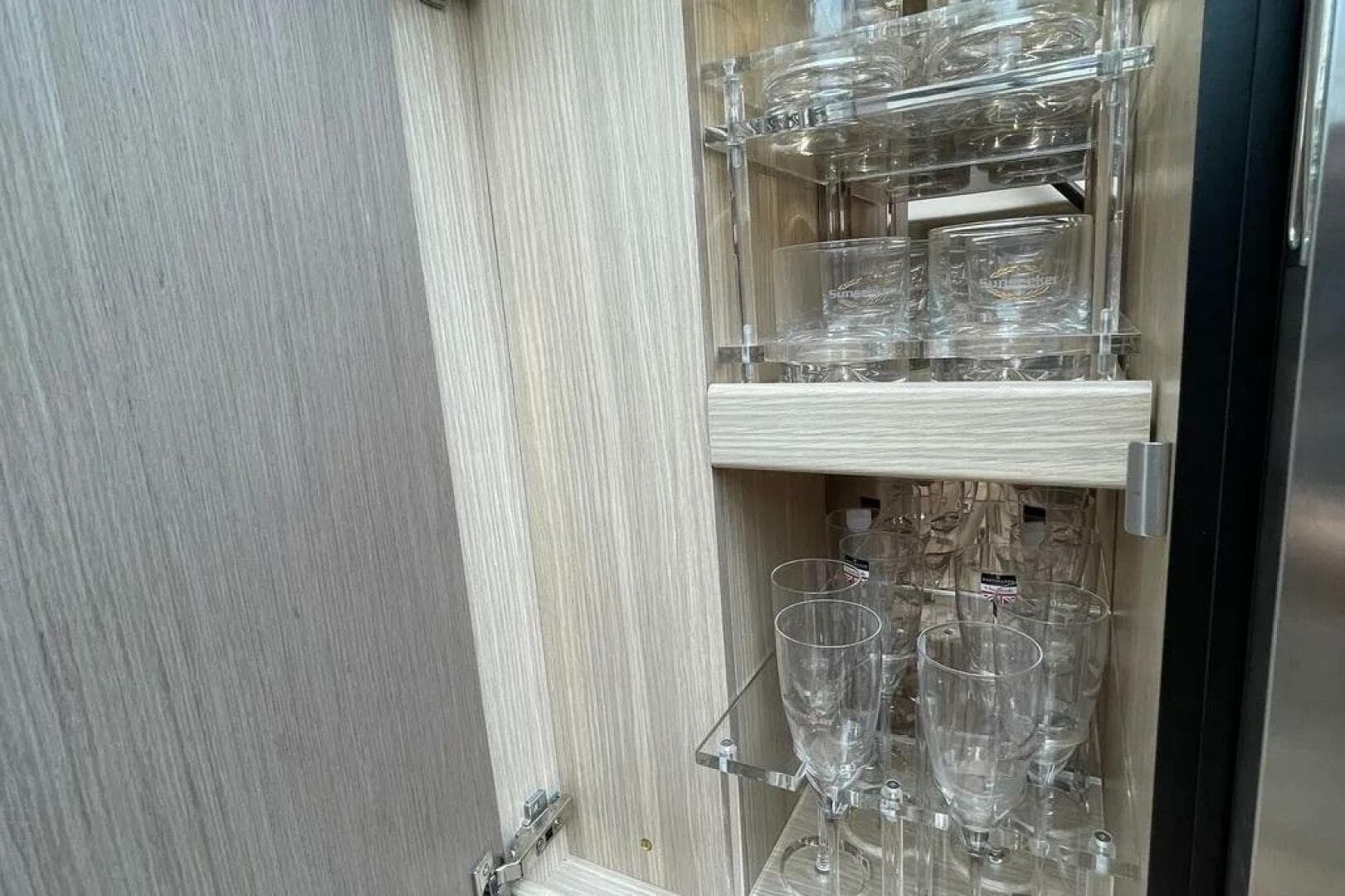 2020 Sunseeker 74 Sport Yacht