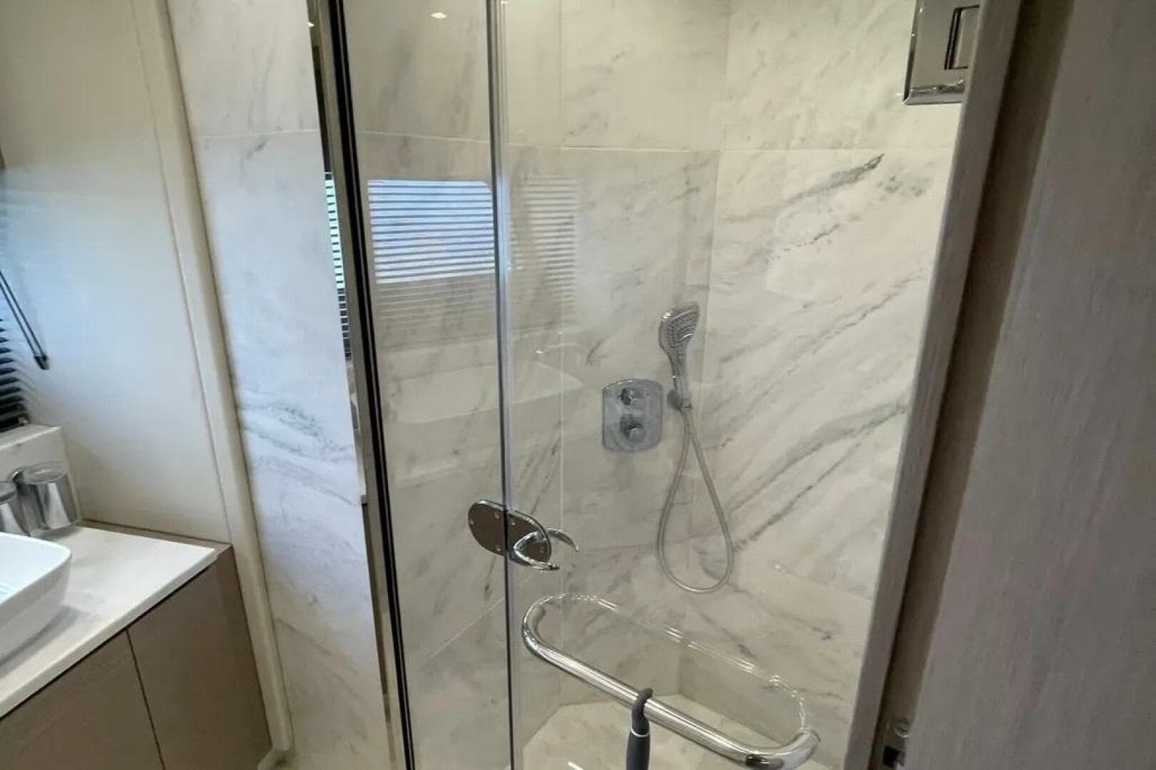 2020 Sunseeker 74 Sport Yacht