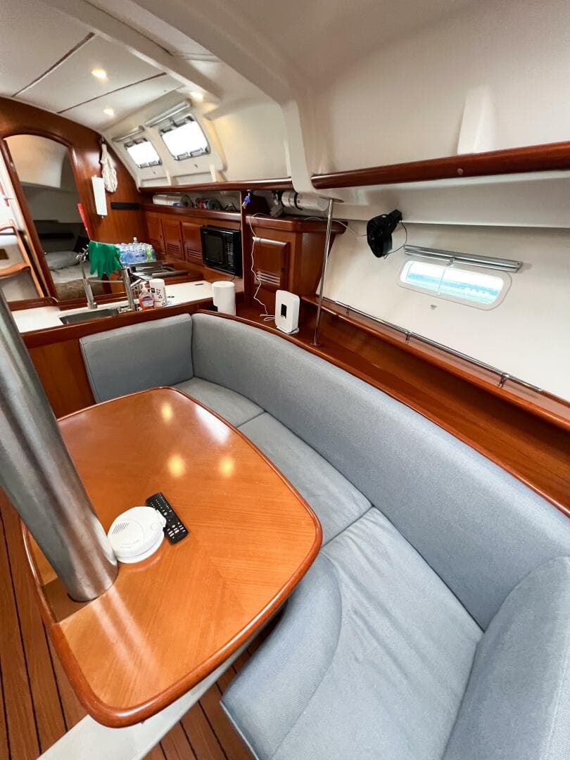 2007 Beneteau 373