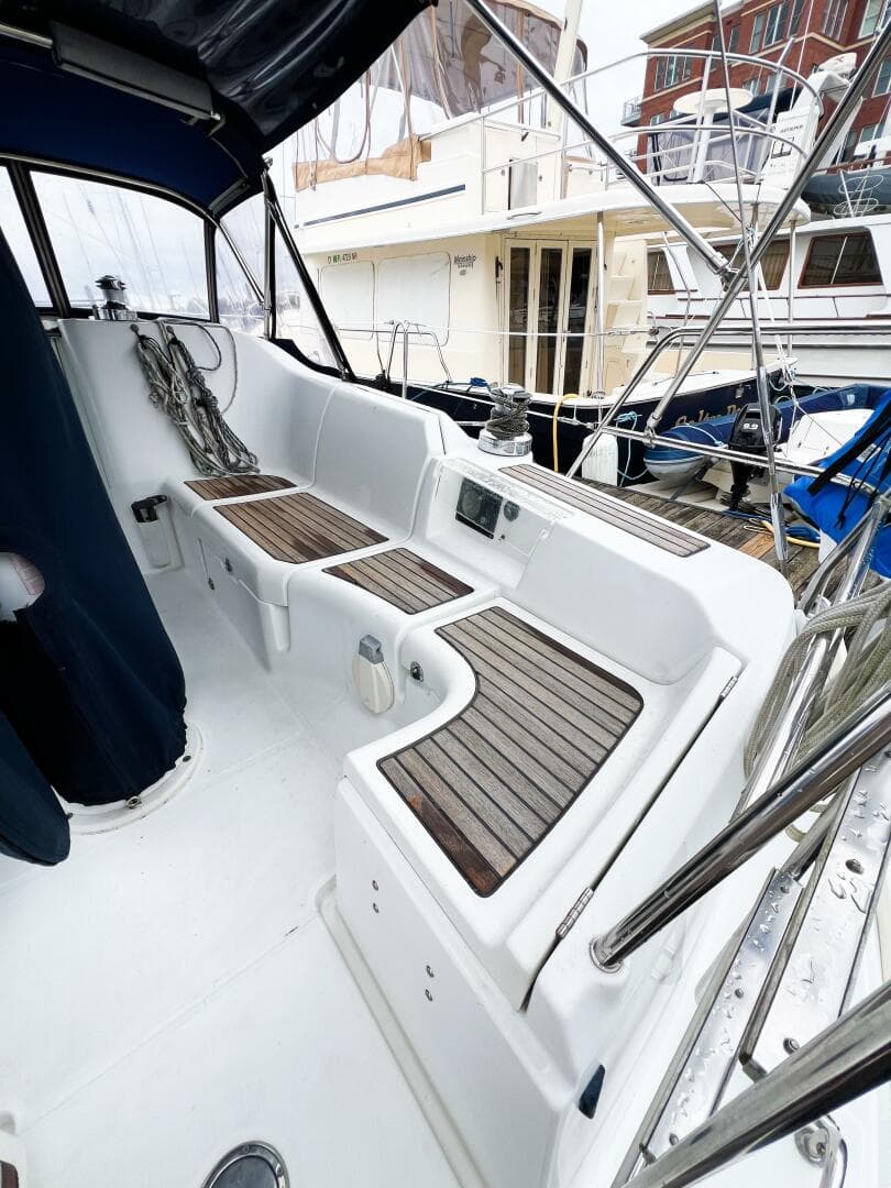 2007 Beneteau 373