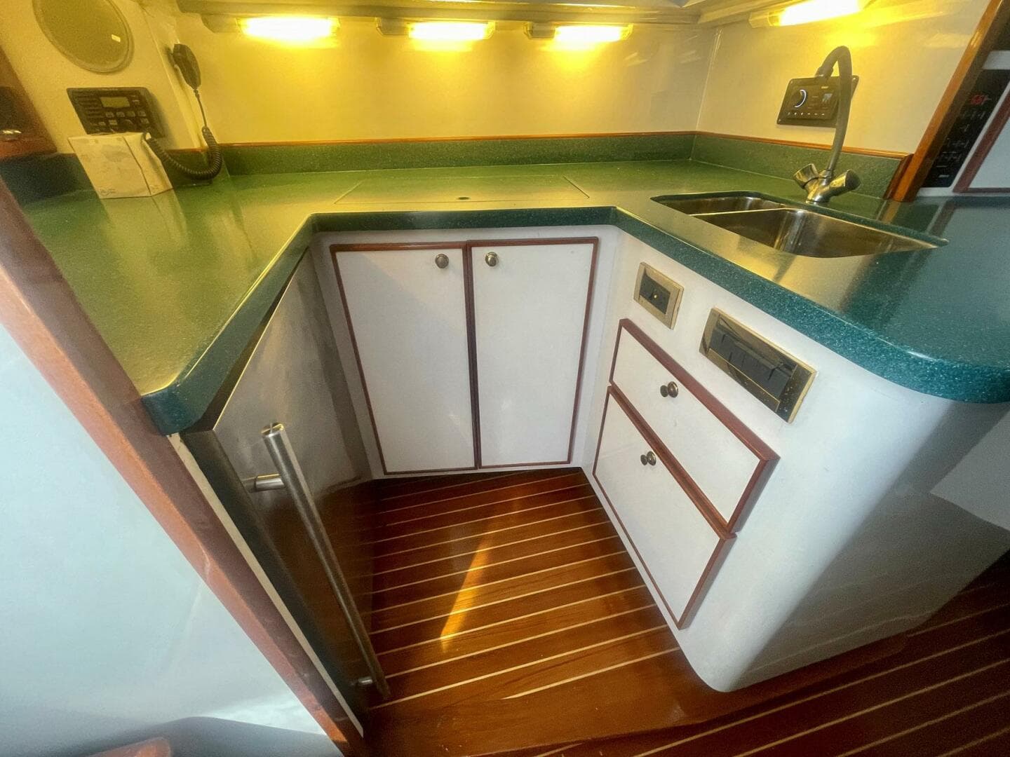 2005 Custom Carolina 40 DeSanti