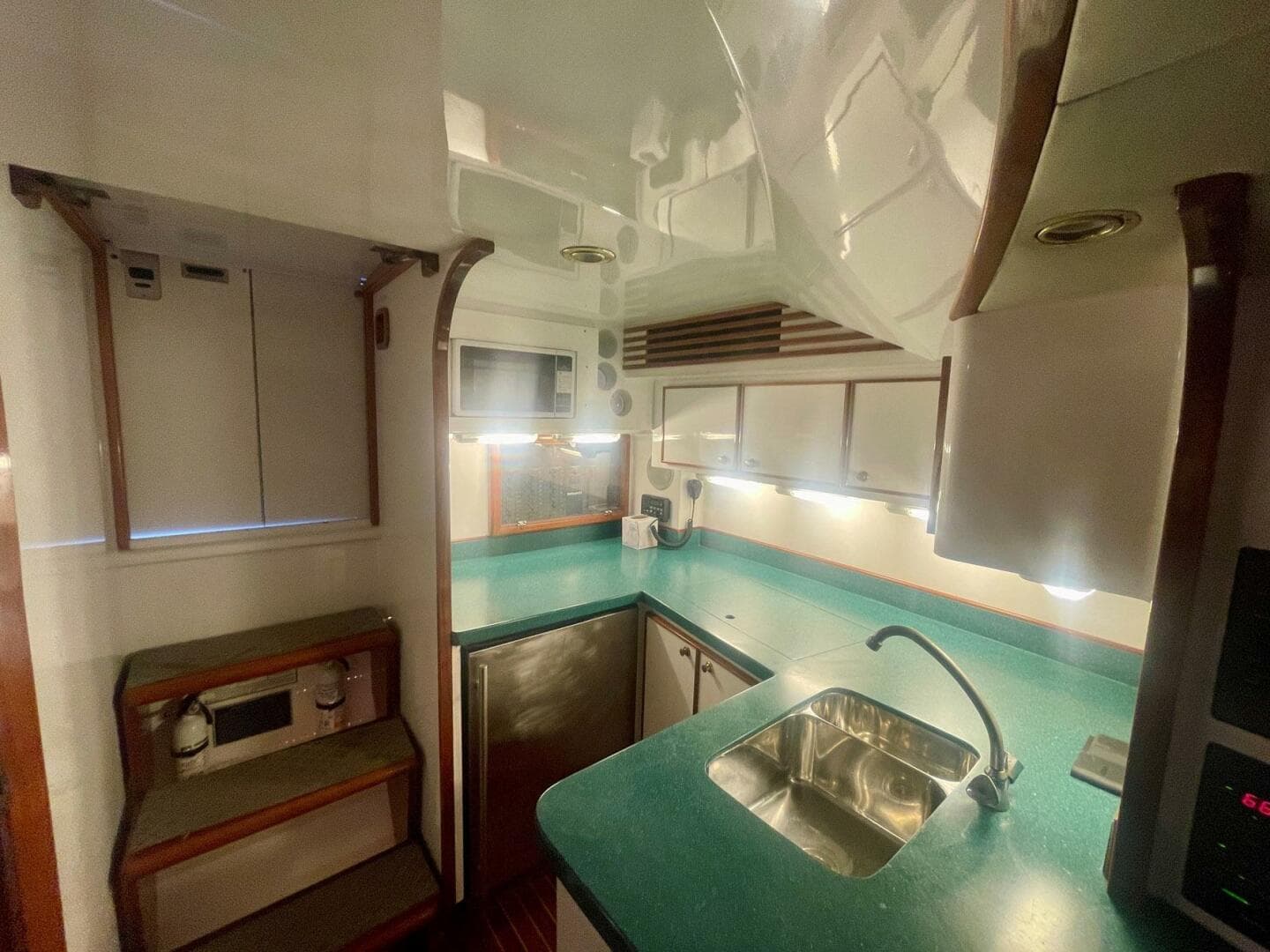 2005 Custom Carolina 40 DeSanti