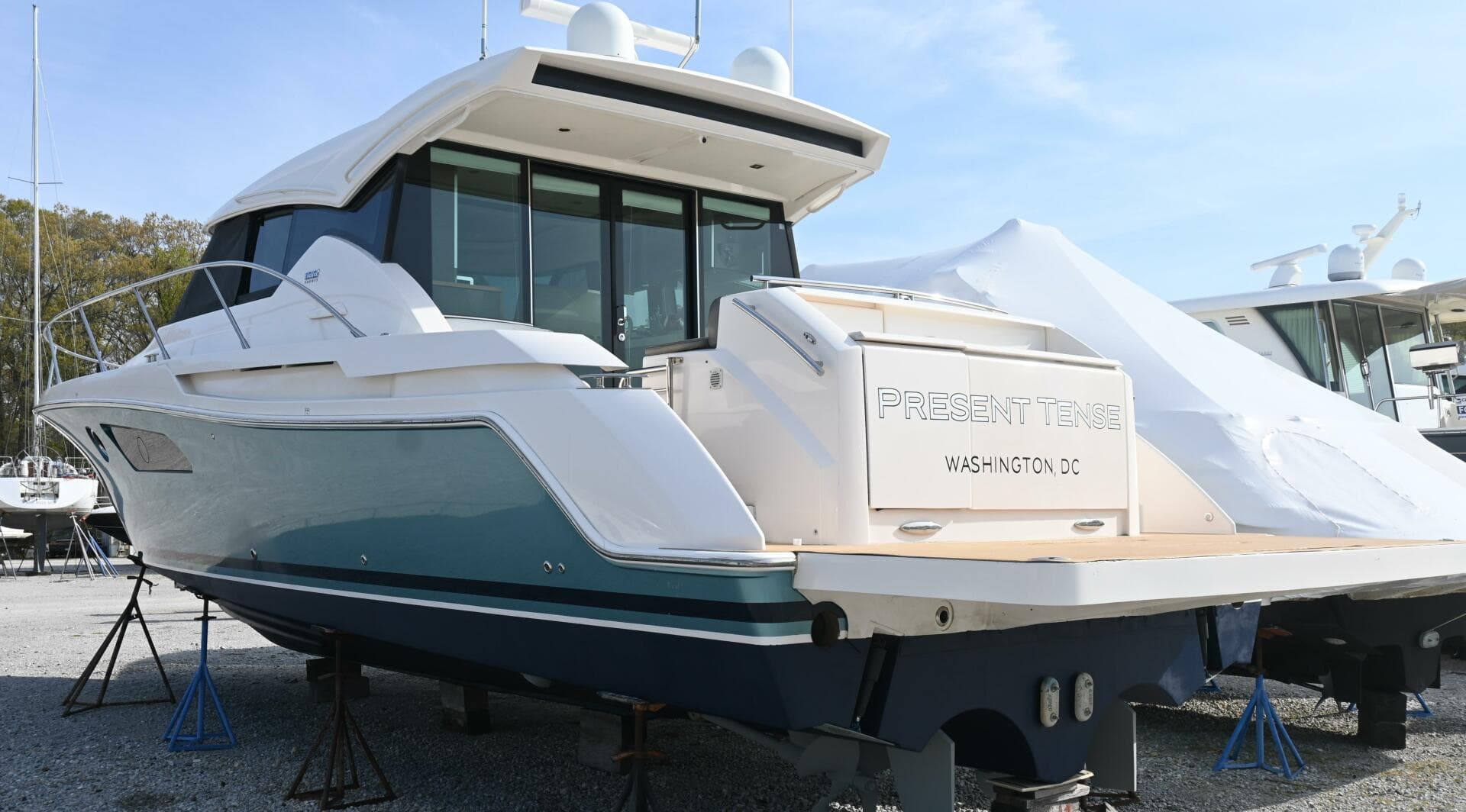 2017 Tiara Yachts 44 Coupe