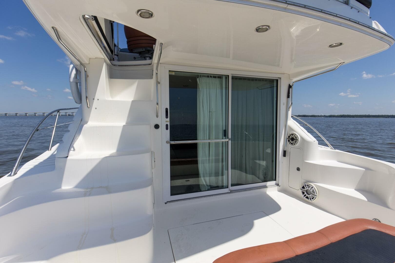 2000 40 Sea Ray 400 Sedan Bridge Silver Lining Mezzanine (7)