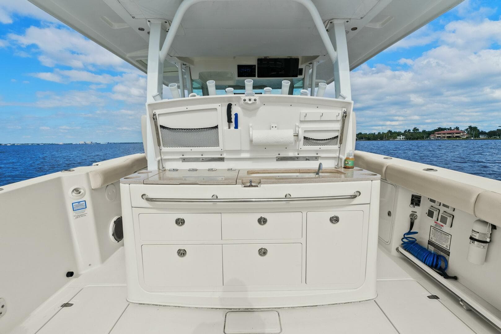 2019 Boston Whaler 380 Outrage 'Lima Kilo' - Wet Bar