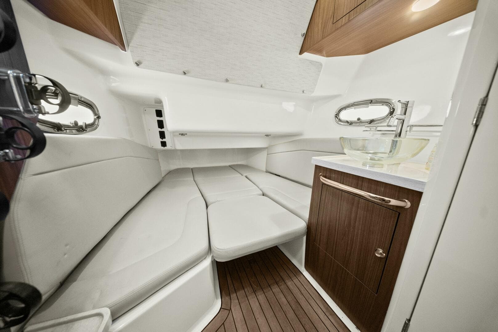 2019 Boston Whaler 380 Outrage 'Lima Kilo' - Cabin