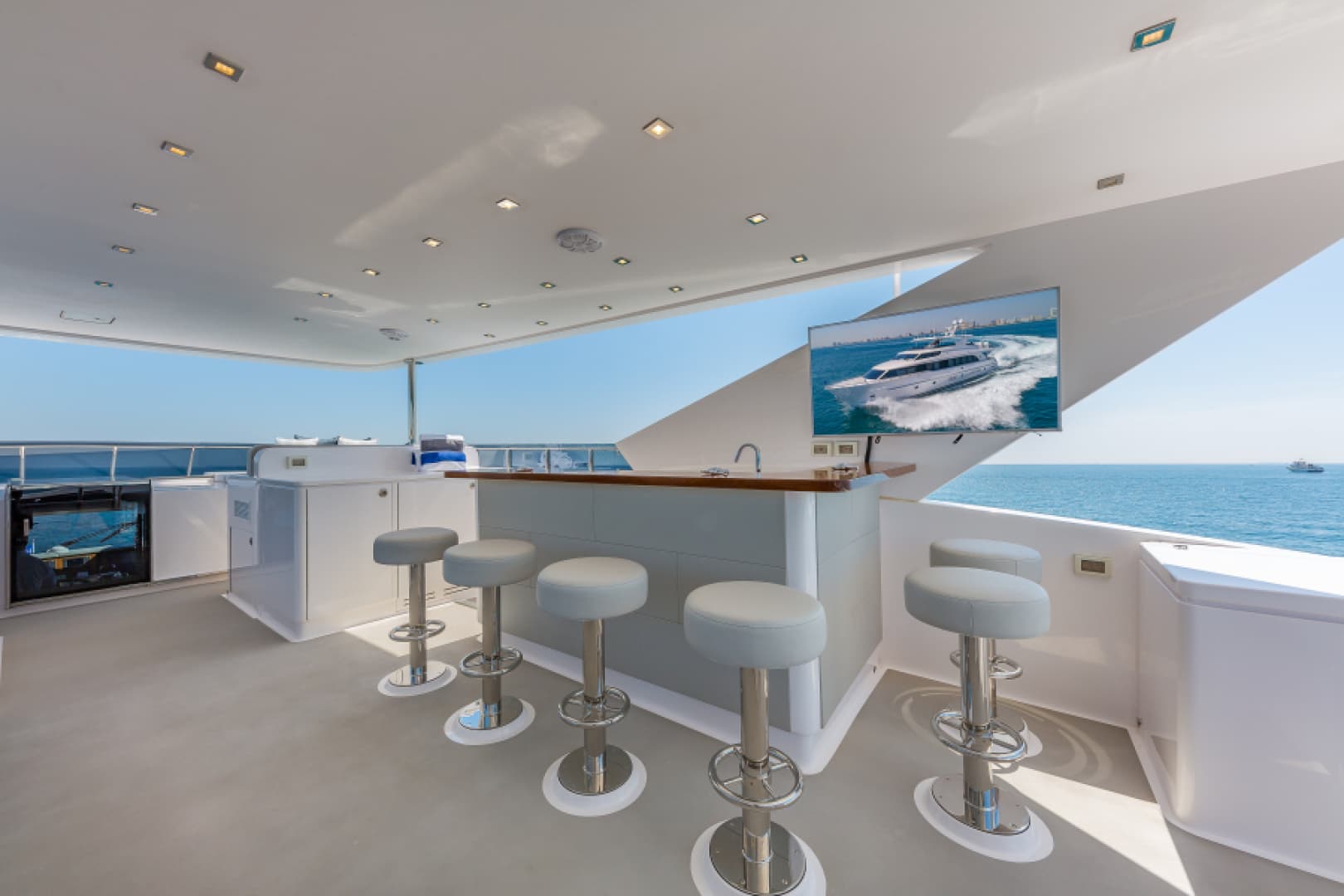 2018 Hargrave Raised Pilothouse