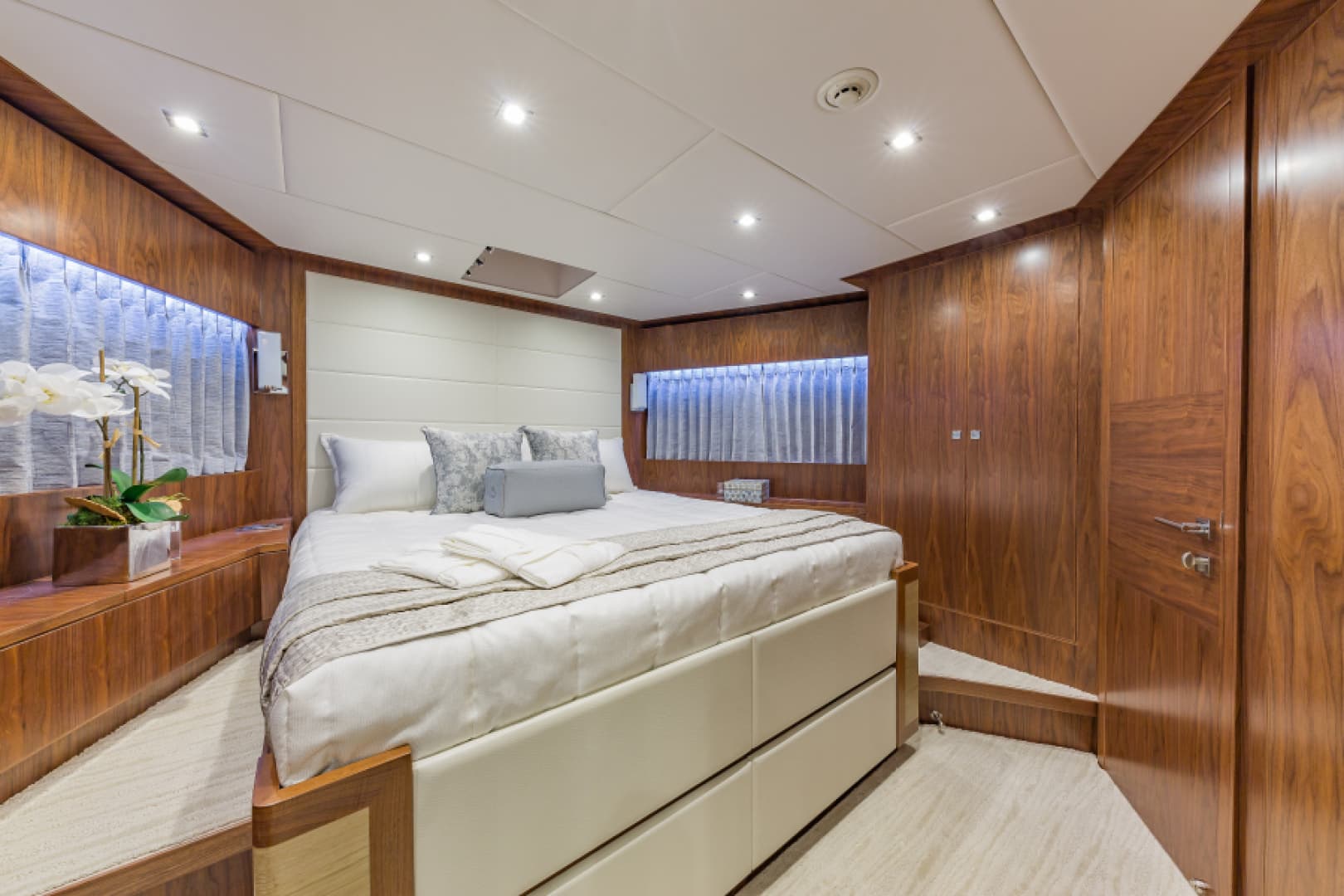 2018 Hargrave Raised Pilothouse