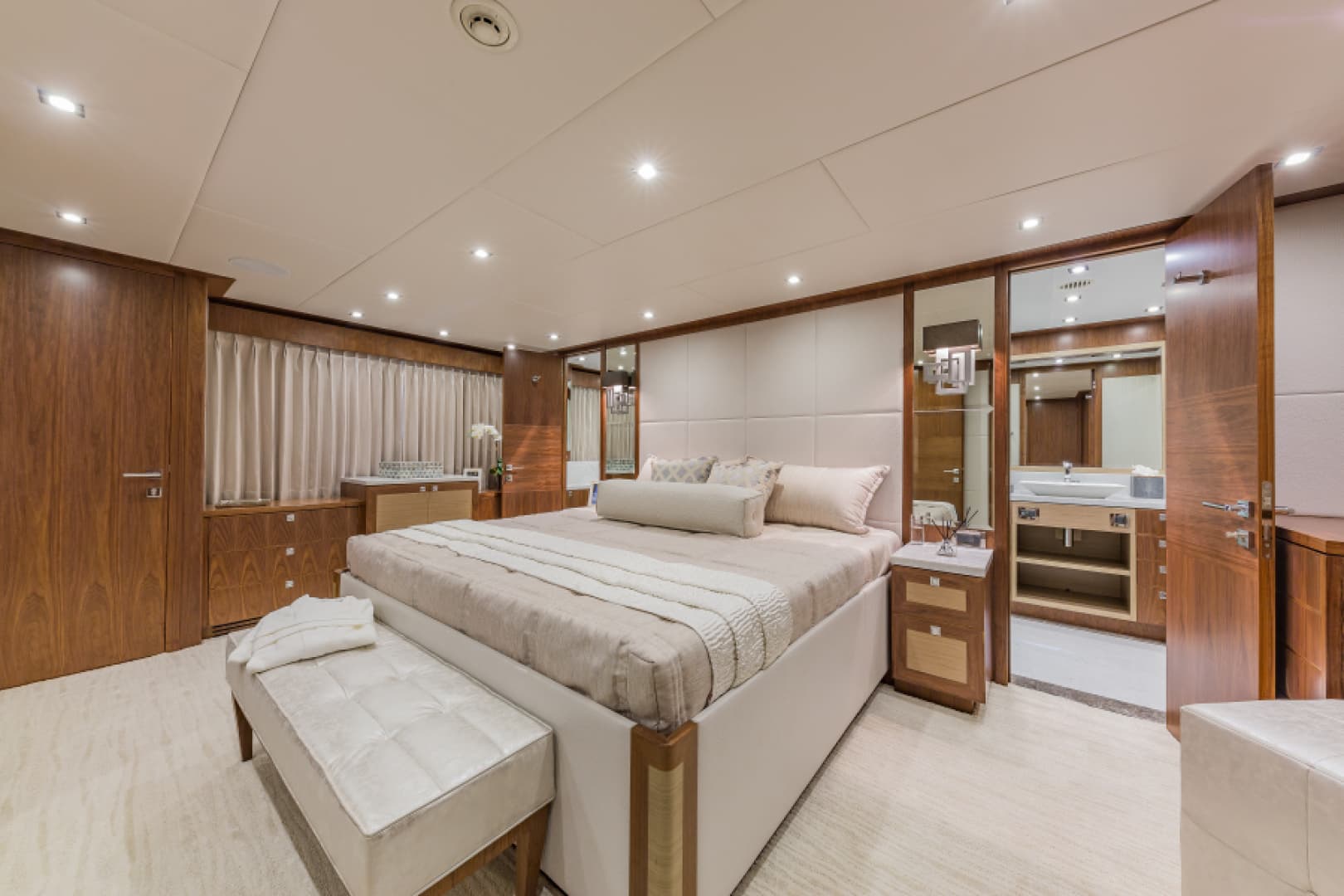 2018 Hargrave Raised Pilothouse