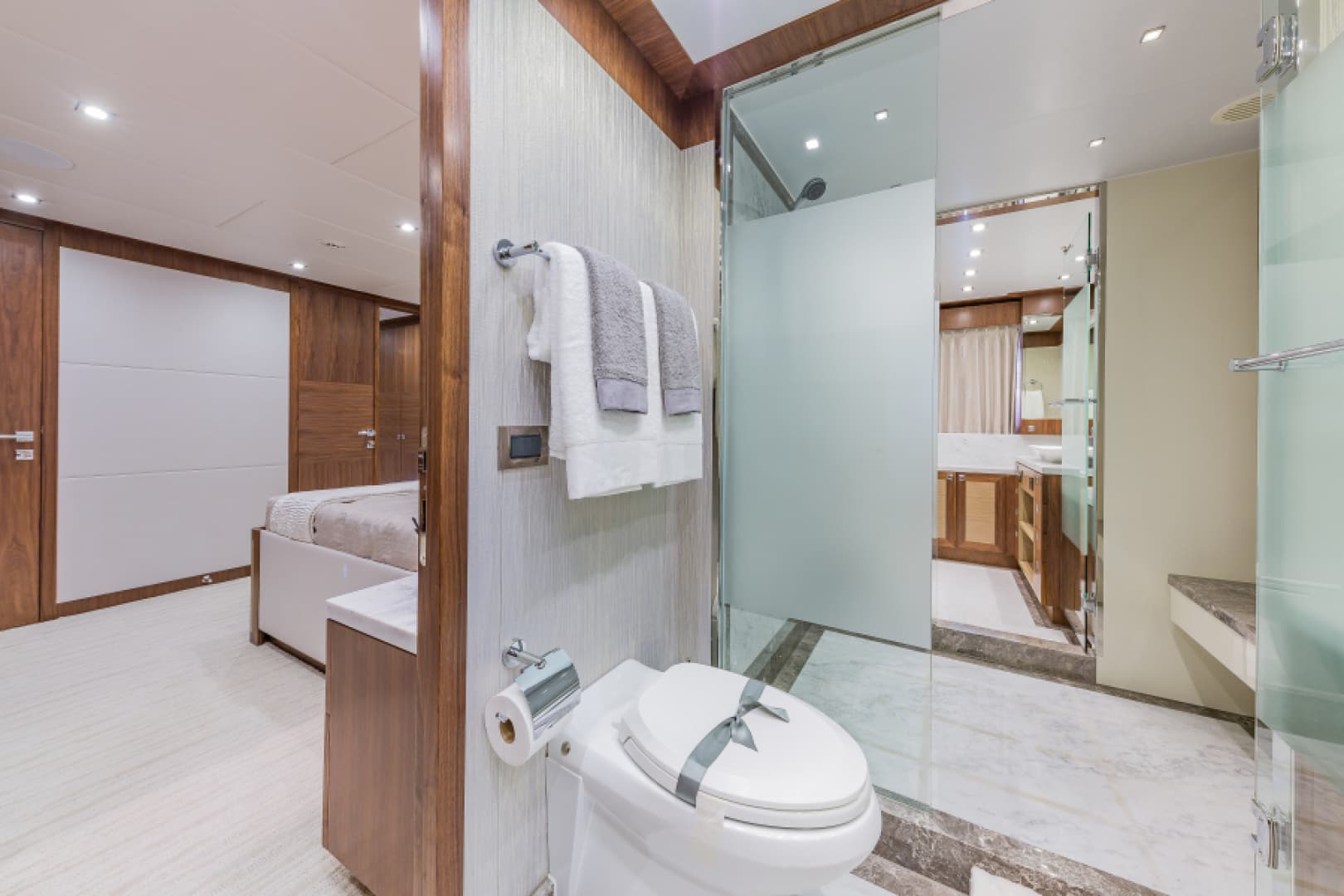 2018 Hargrave Raised Pilothouse