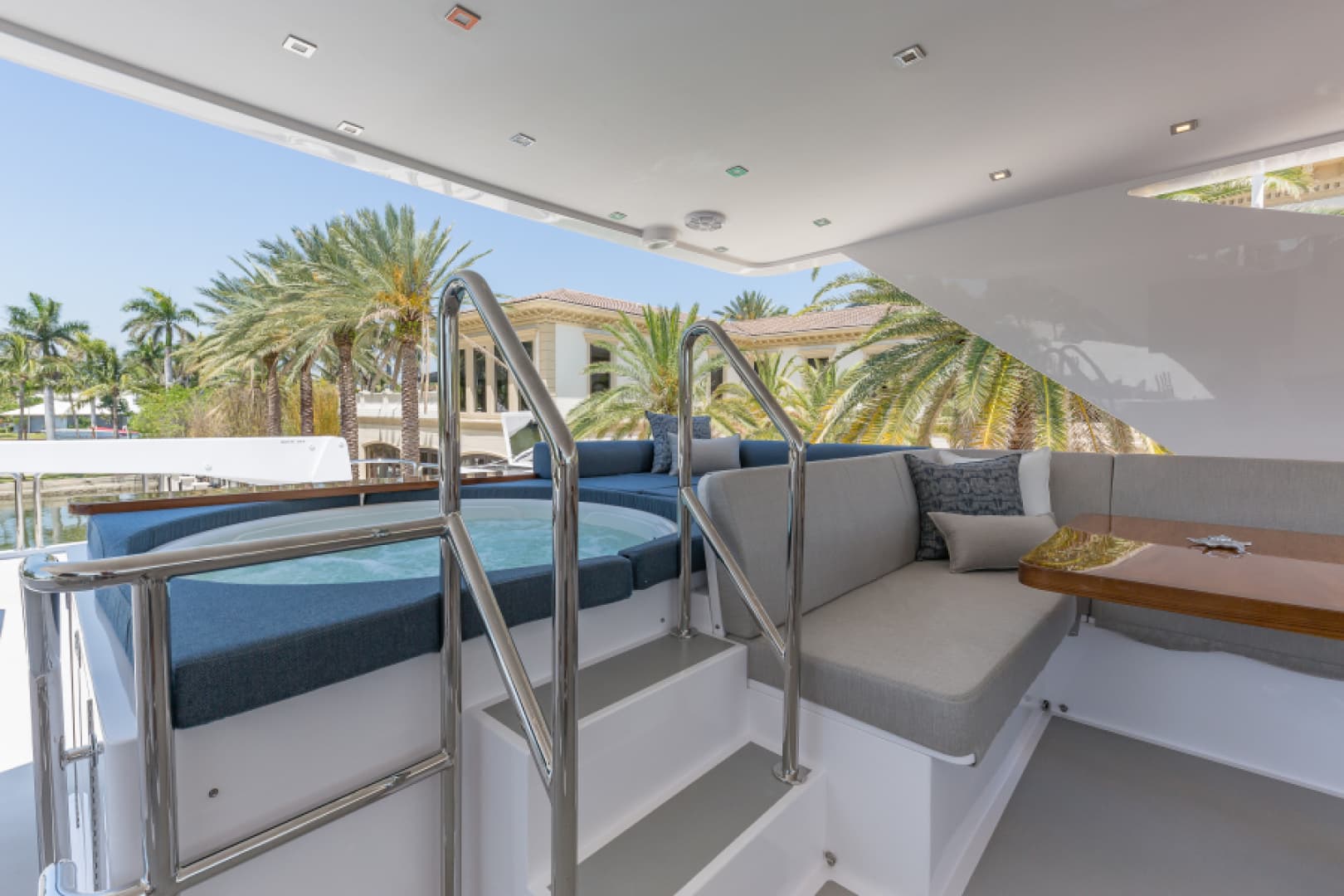 2018 Hargrave Raised Pilothouse