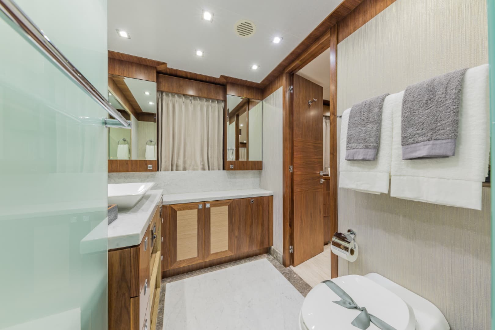 2018 Hargrave Raised Pilothouse