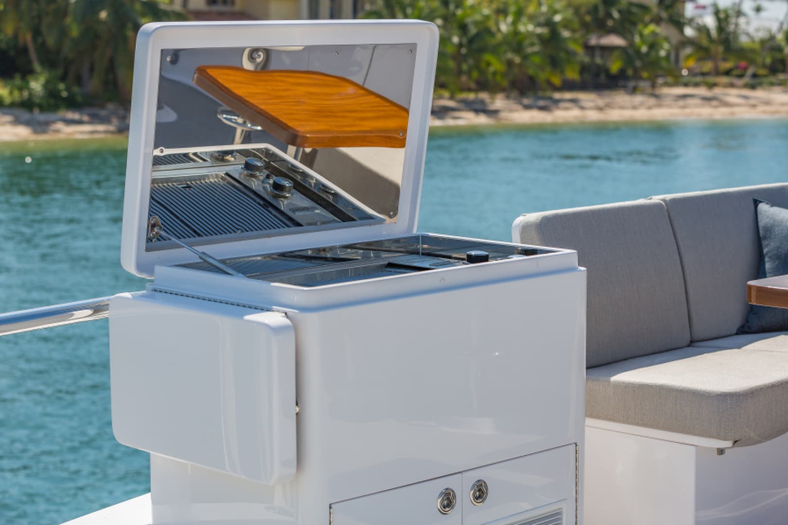 2018 Hargrave Raised Pilothouse