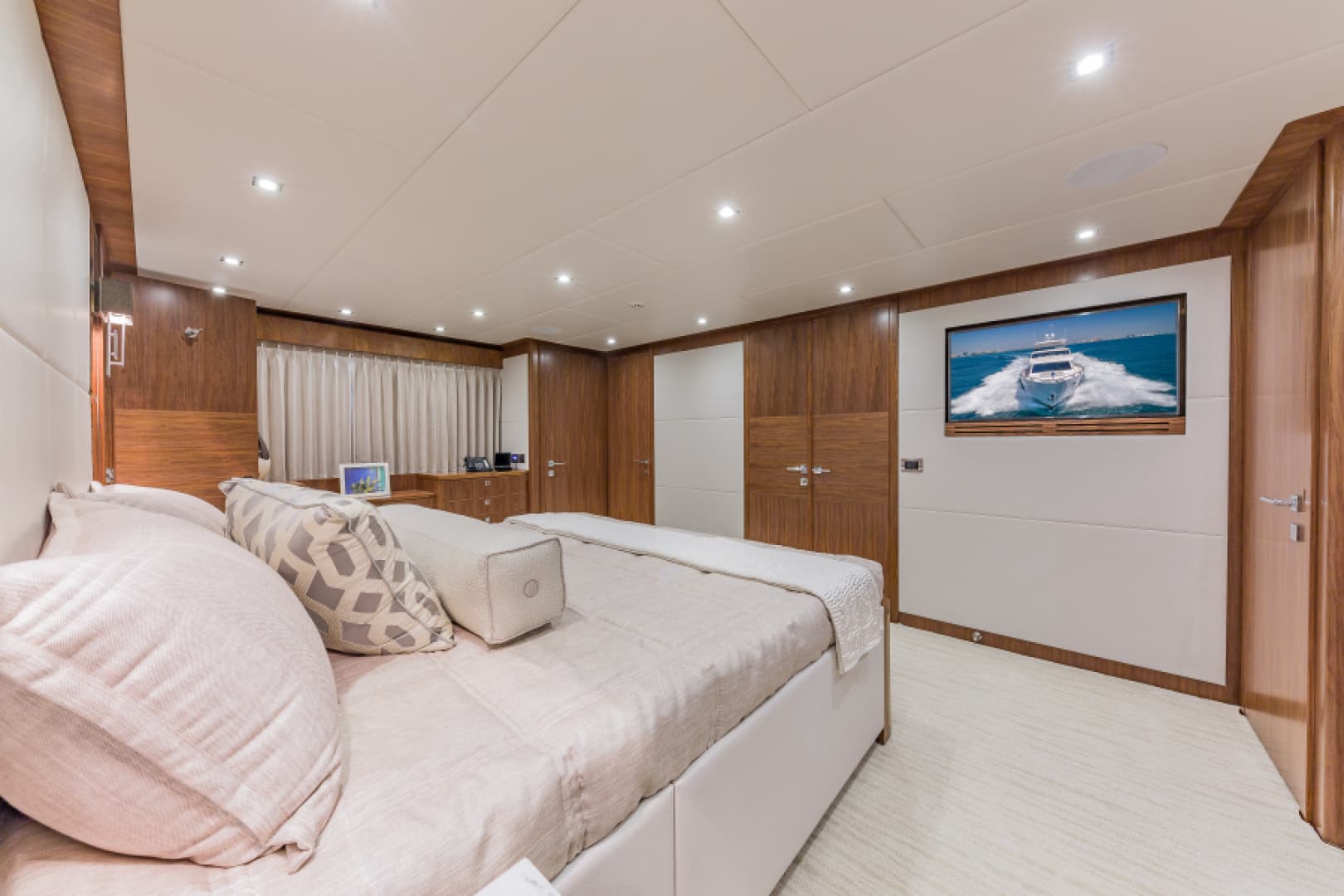 2018 Hargrave Raised Pilothouse