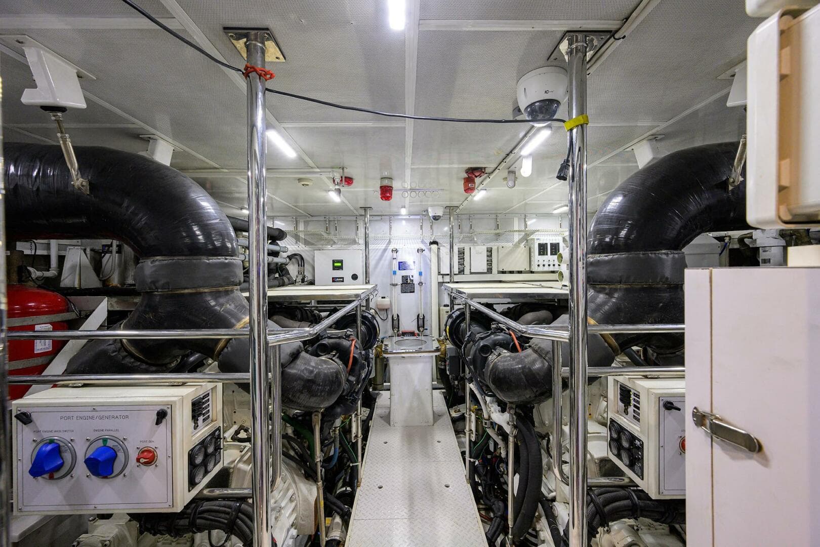 2018 Hargrave Raised Pilothouse