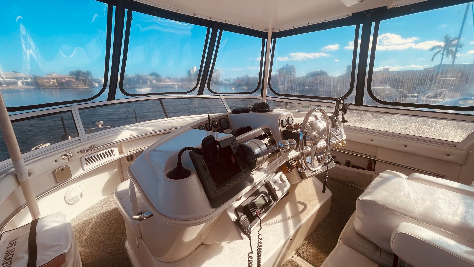 1997 CARVER YACHTS 500 COCKPIT MY