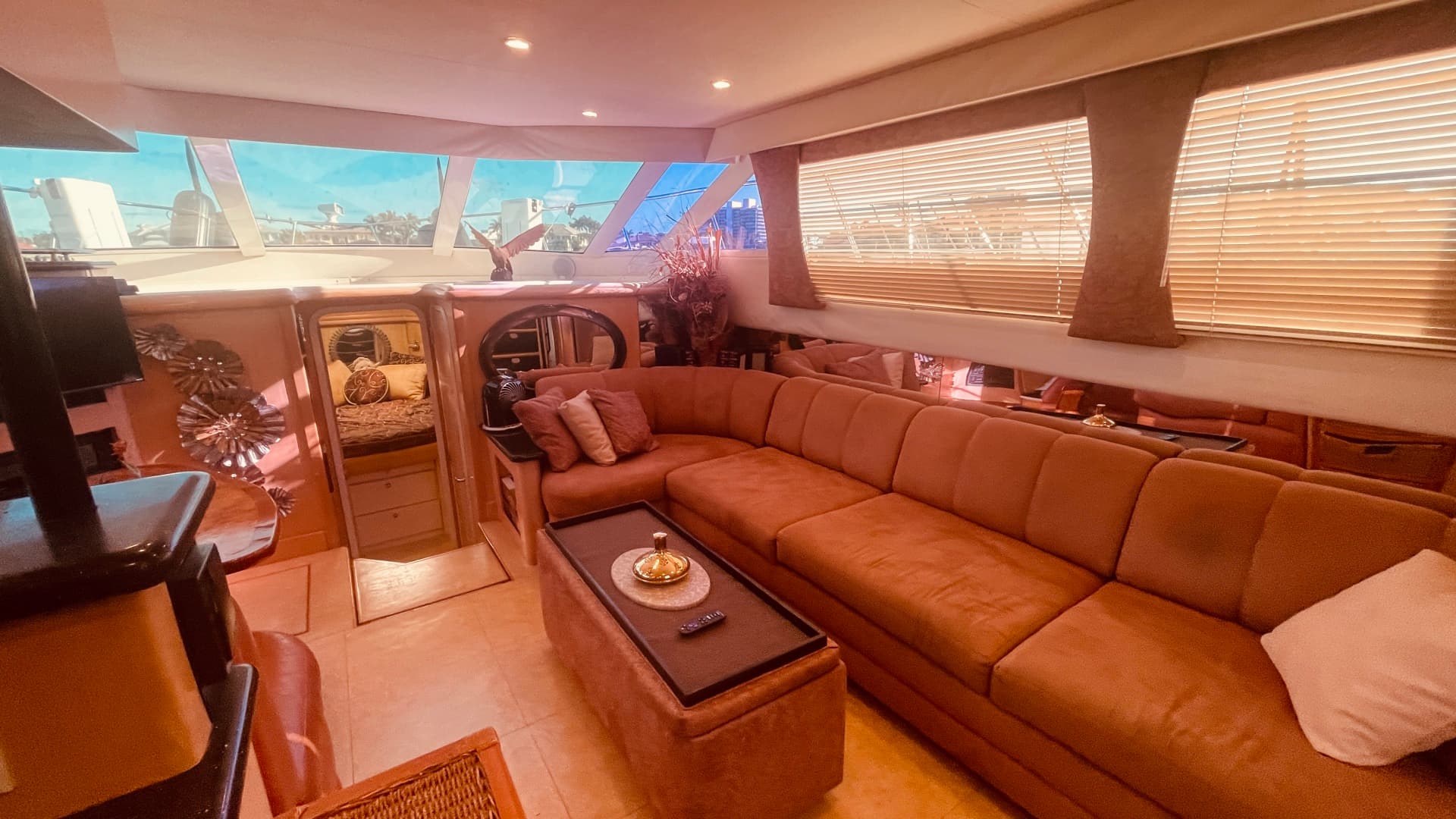 1997 CARVER YACHTS 500 COCKPIT MY