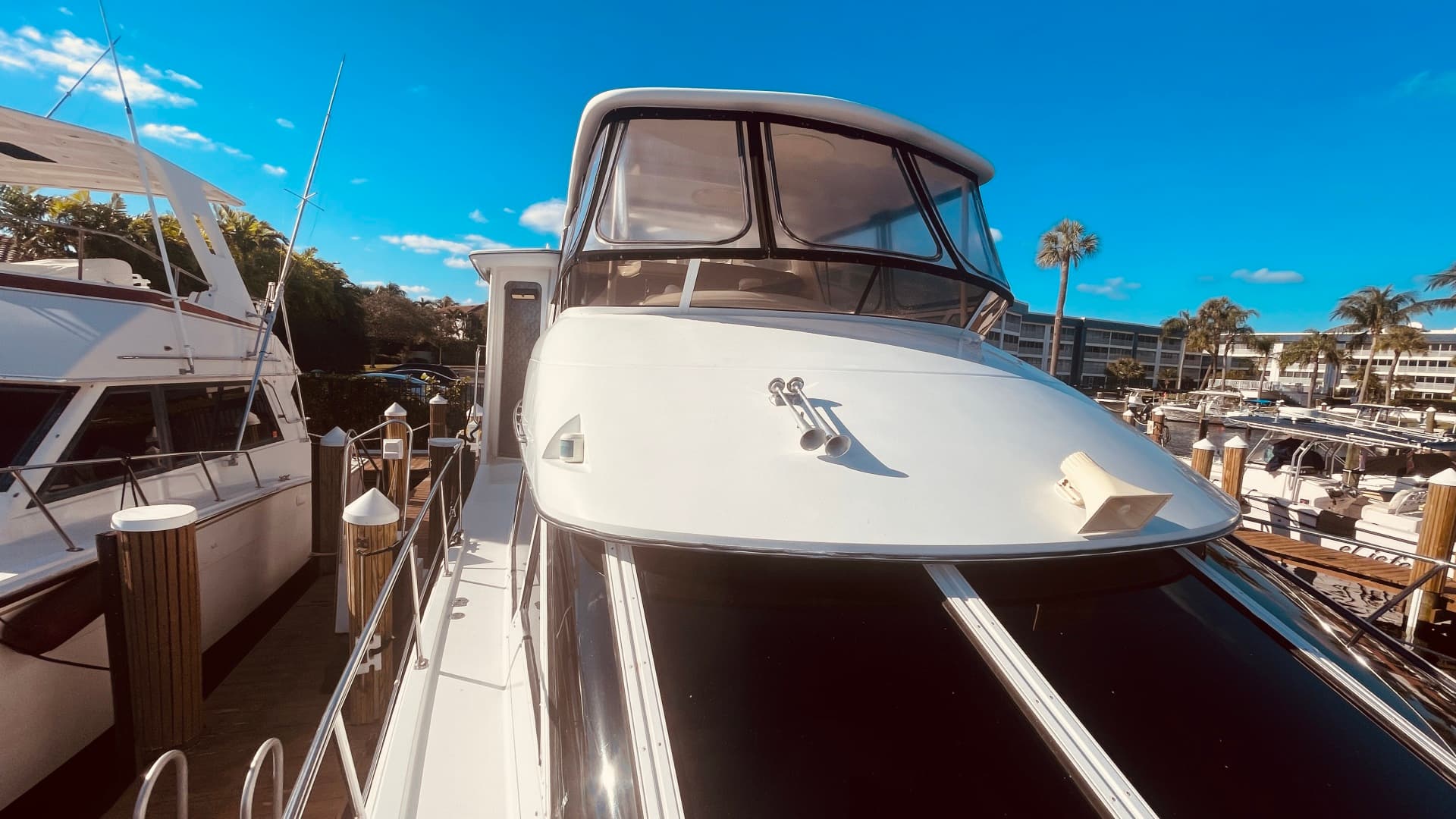 1997 CARVER YACHTS 500 COCKPIT MY